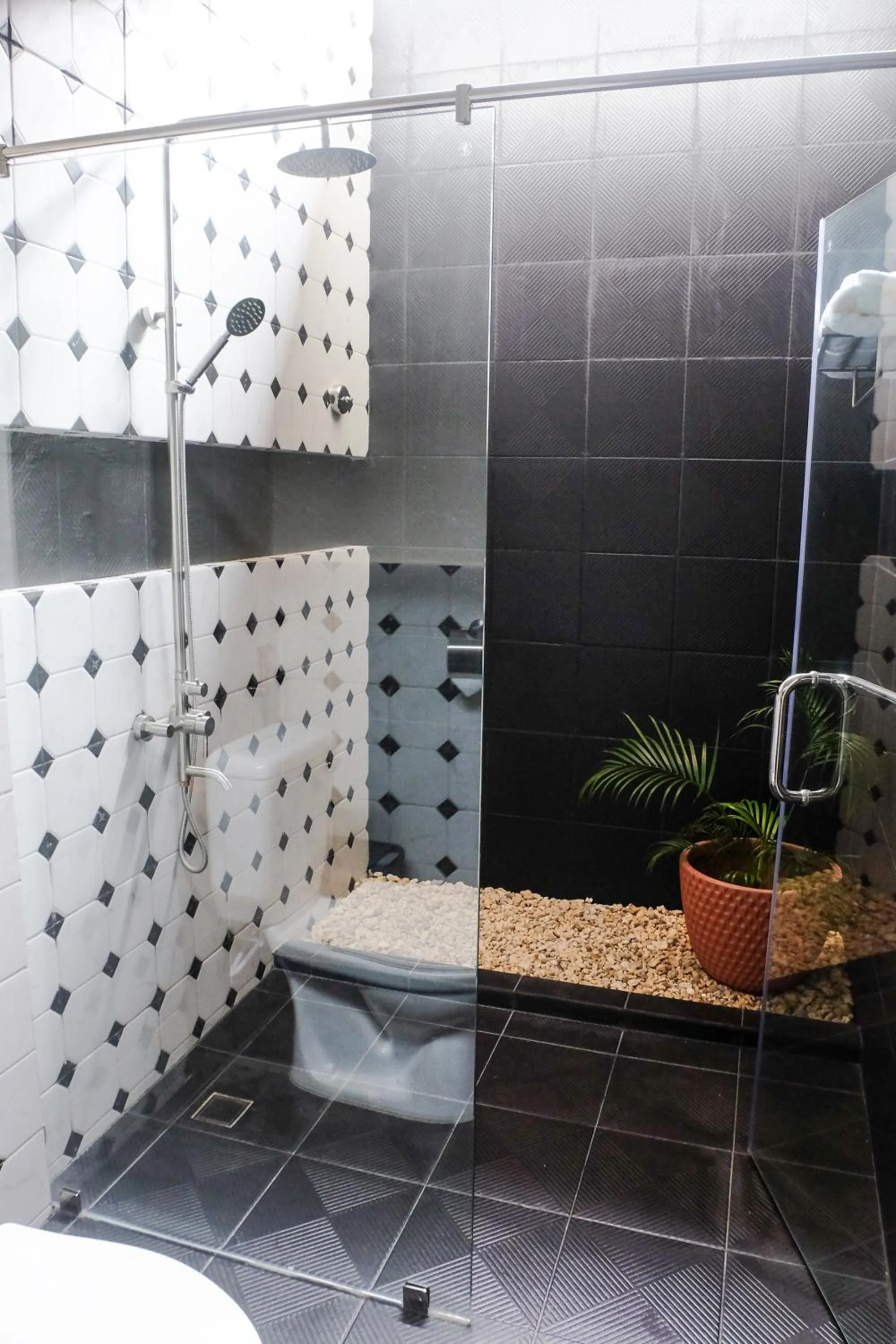 Bathroom in Ceda Guest House by HiveRooms