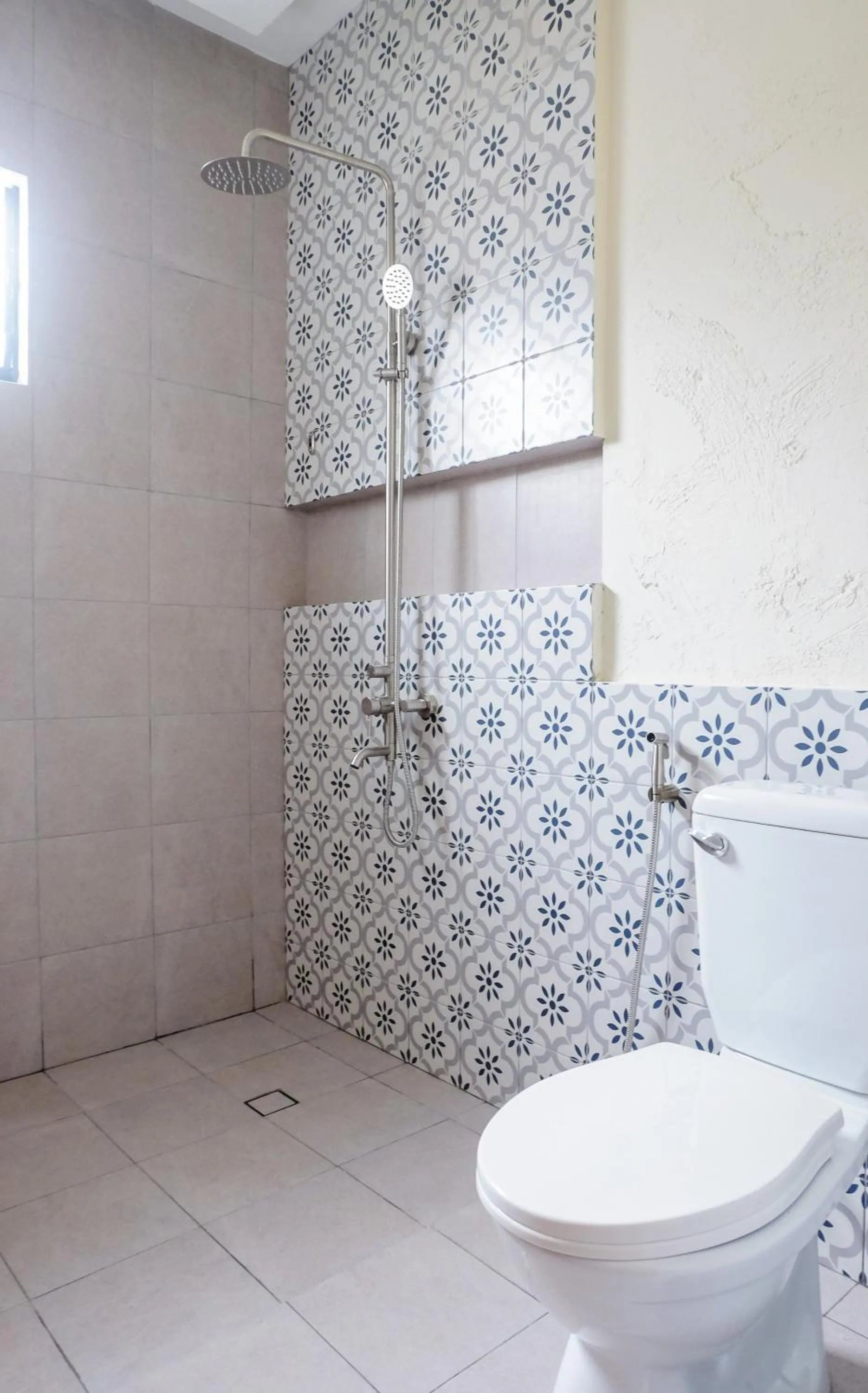 Shower in Ceda Guest House by HiveRooms