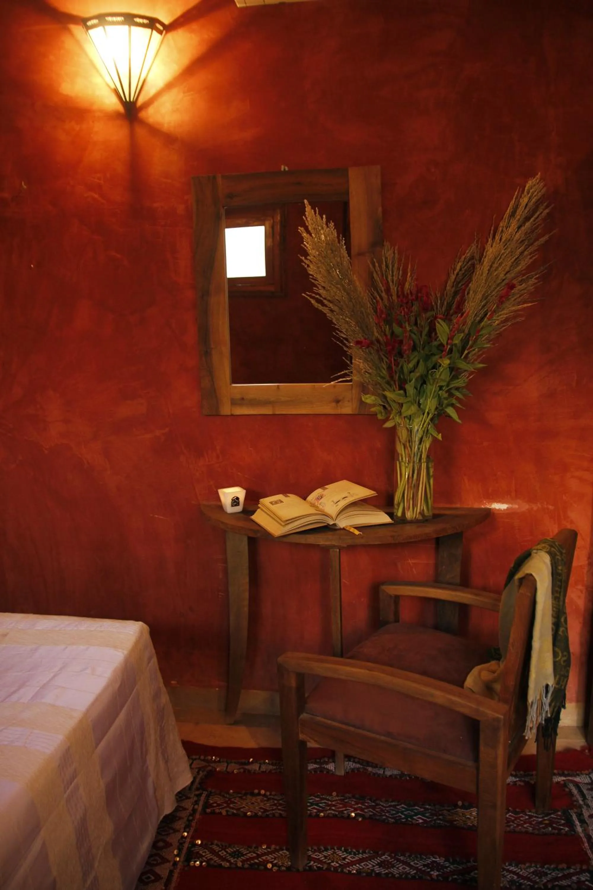 Photo of the whole room, Bed in Riad Azenzer