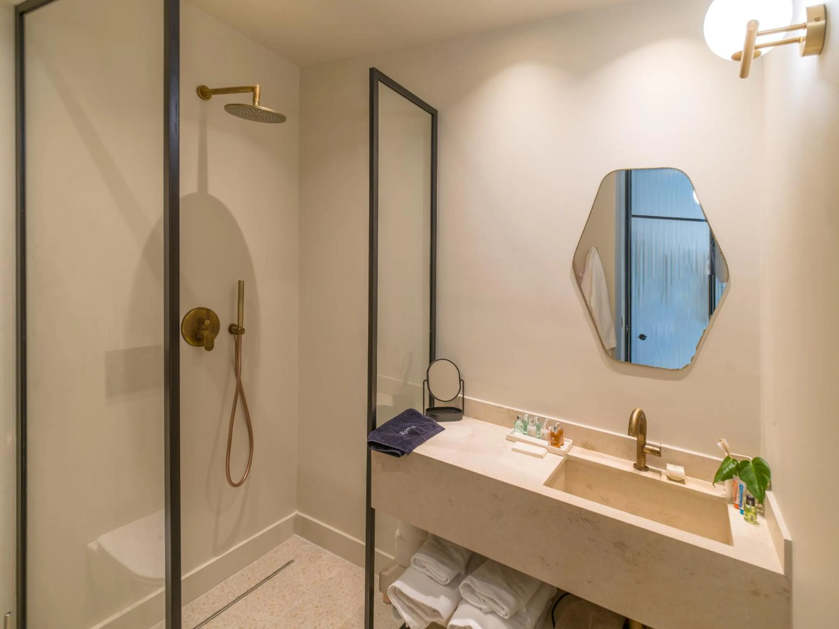 Shower in Argostoli Essence Suites