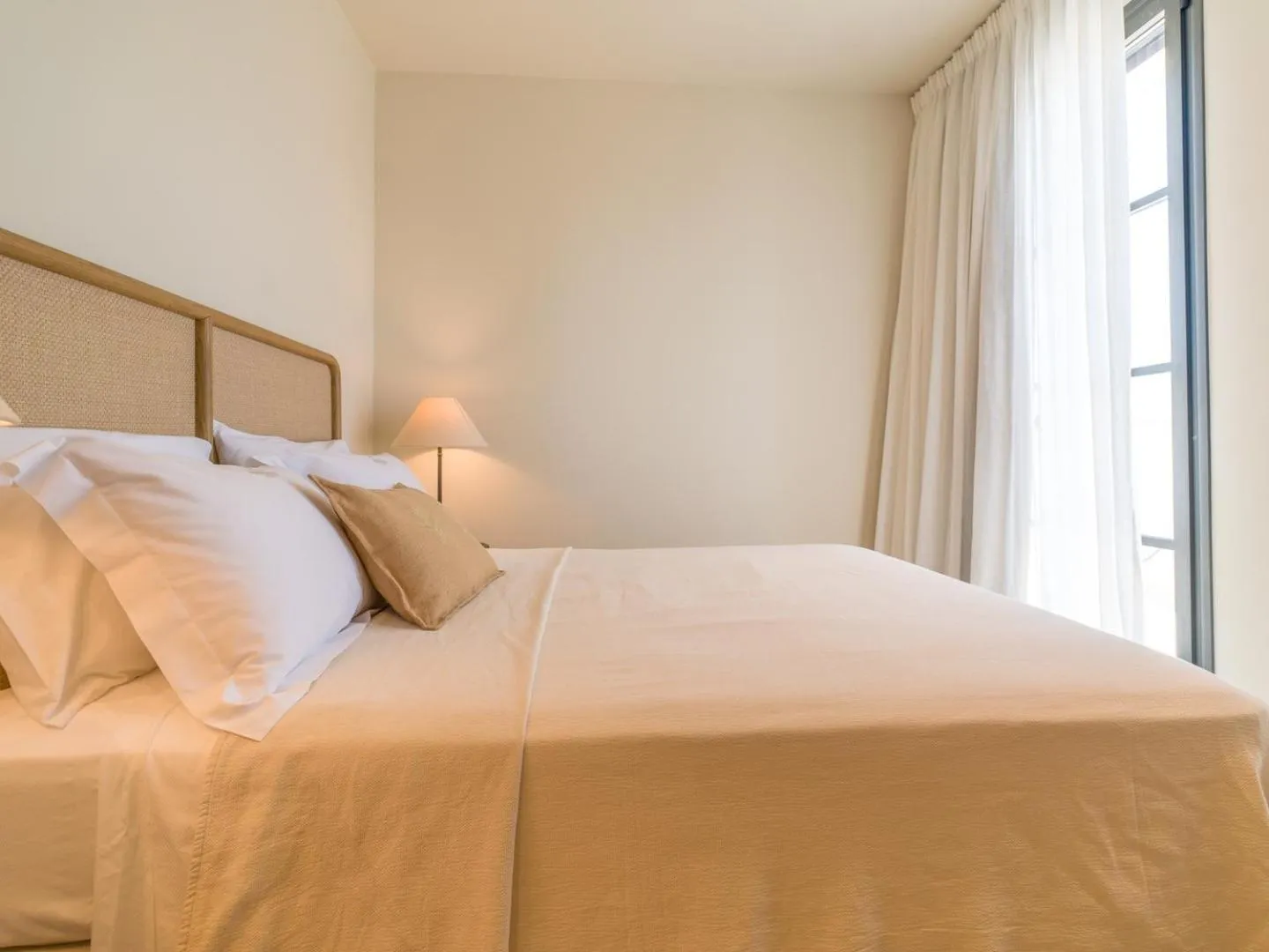 Bed in Argostoli Essence Suites