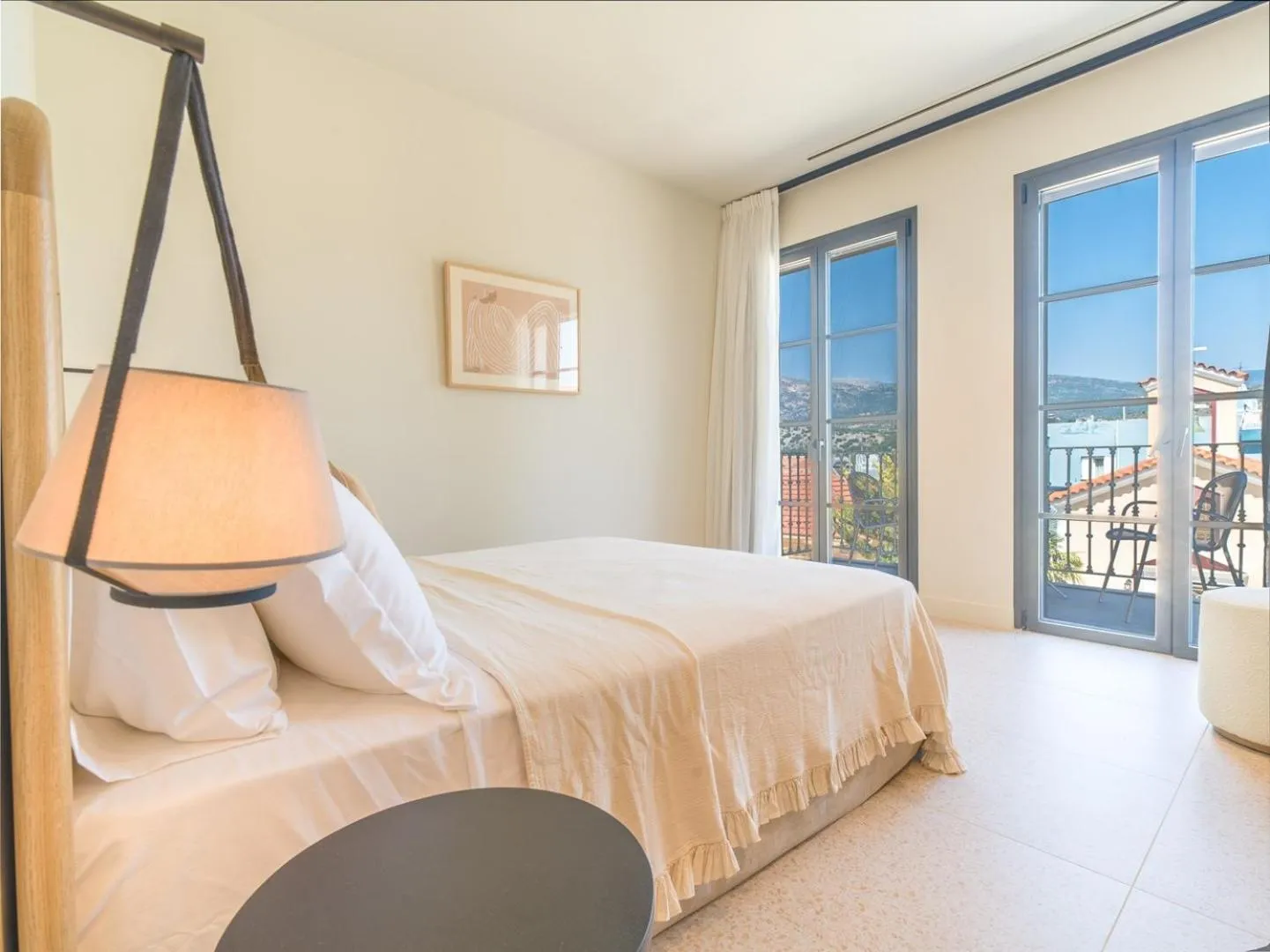 Bed in Argostoli Essence Suites