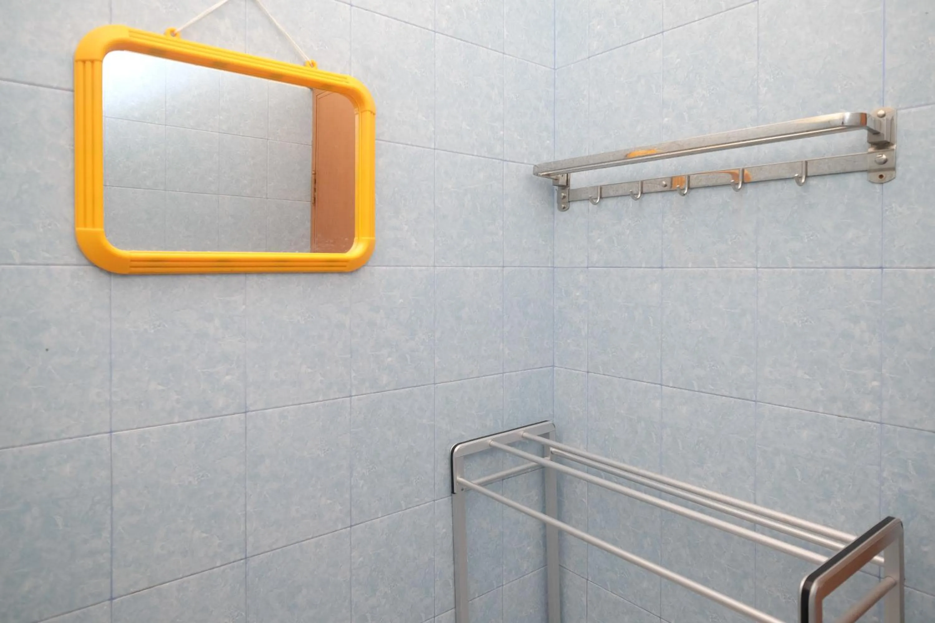 Bathroom in RedDoorz Syariah @ Griya Thamrin Manahan Solo