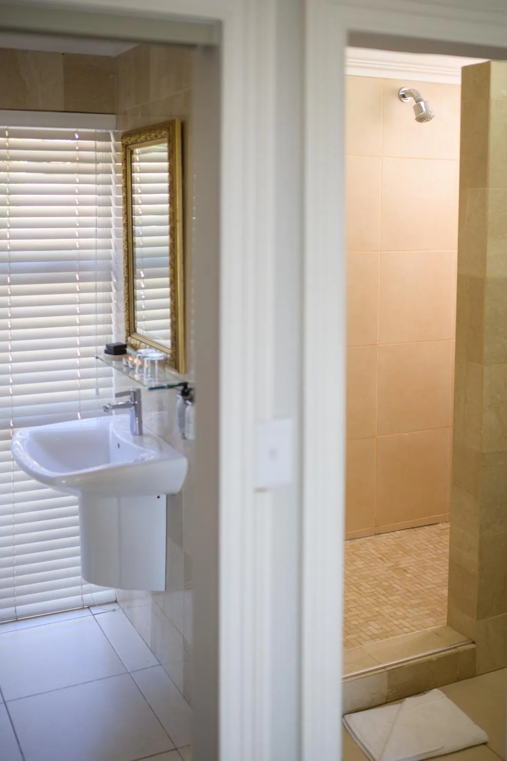 Shower in Fijnbos Private Manor