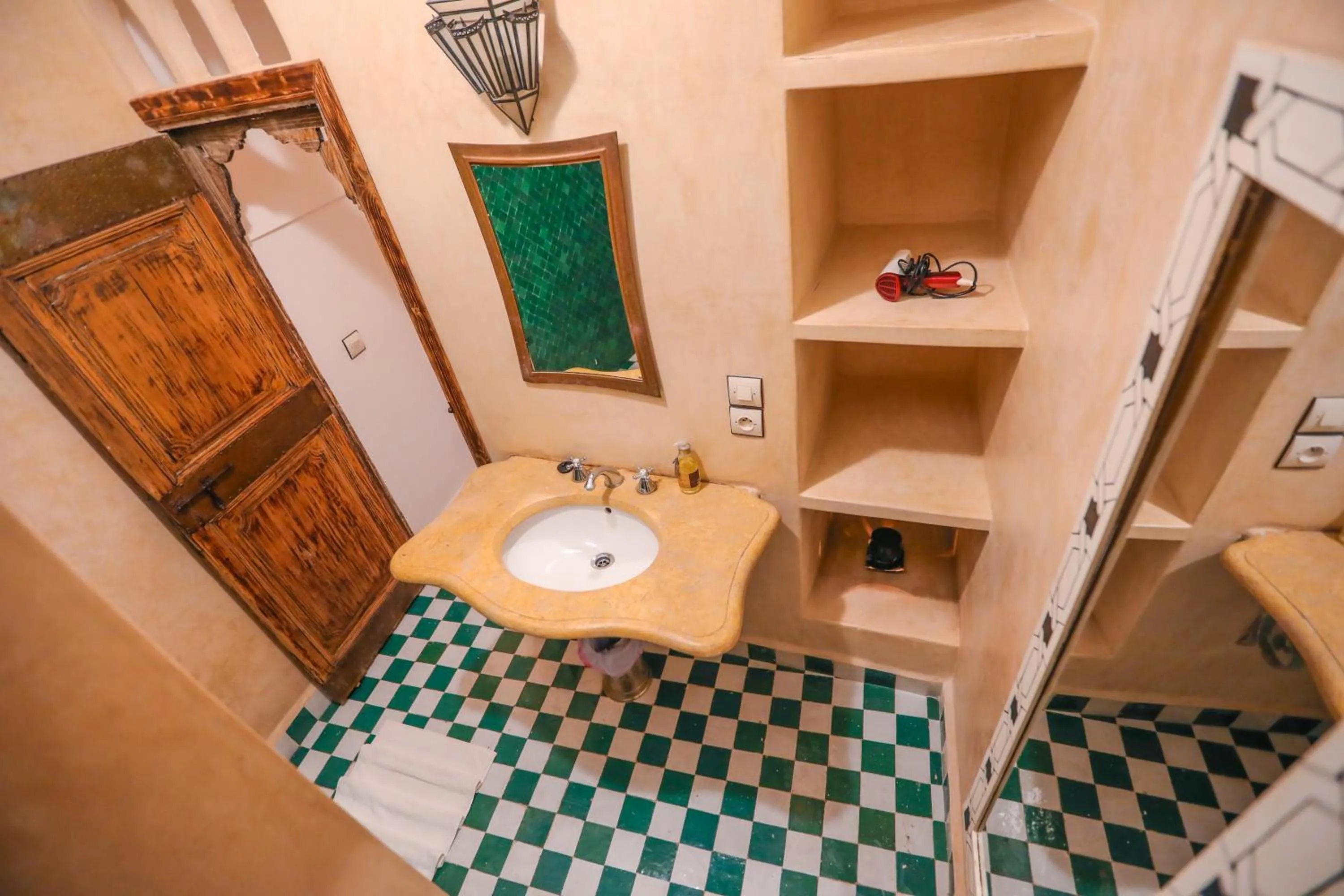 Shower in Riad Anya & SPA