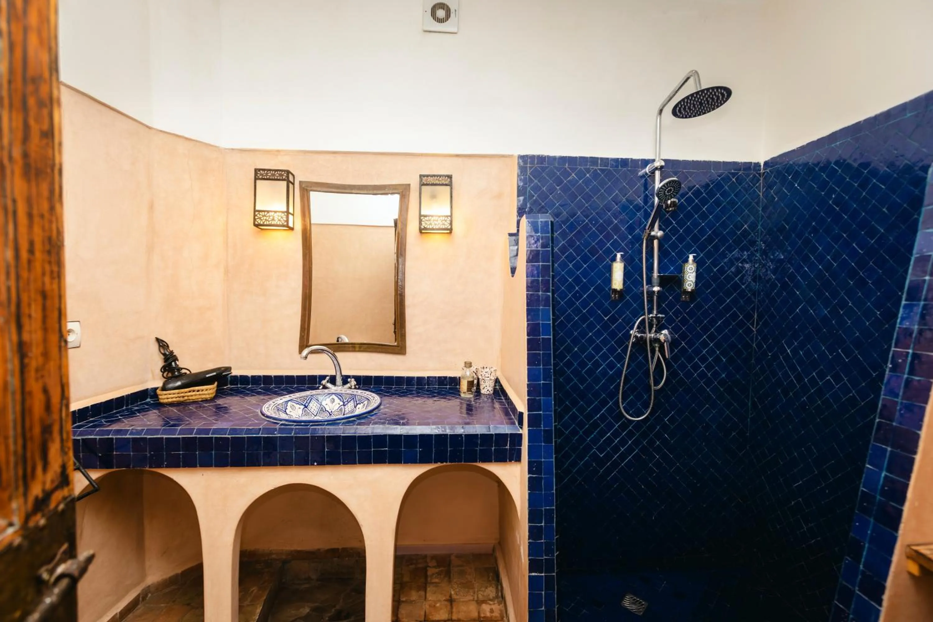 Shower in Riad Anya & SPA