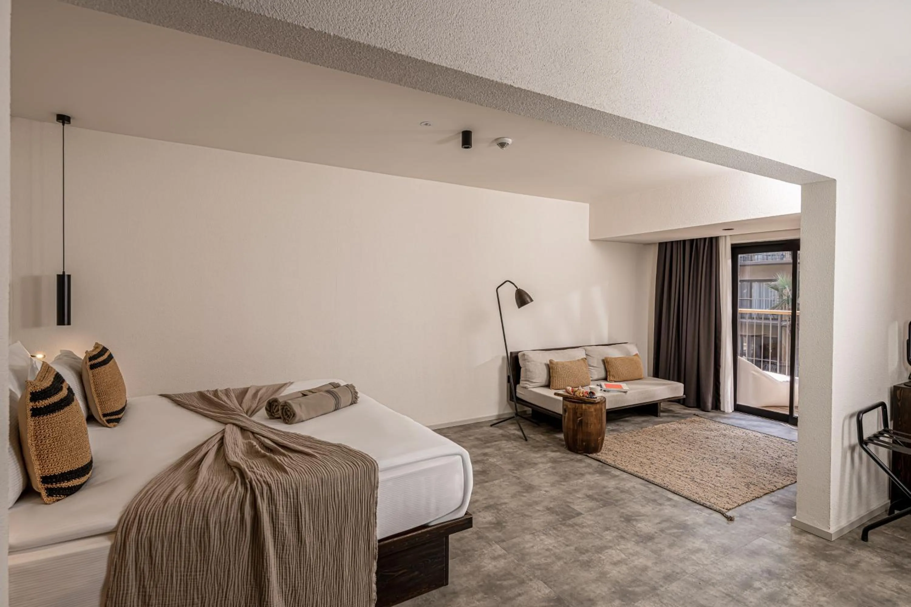 Living room, Bed in Balmy Beach Resort Kemer