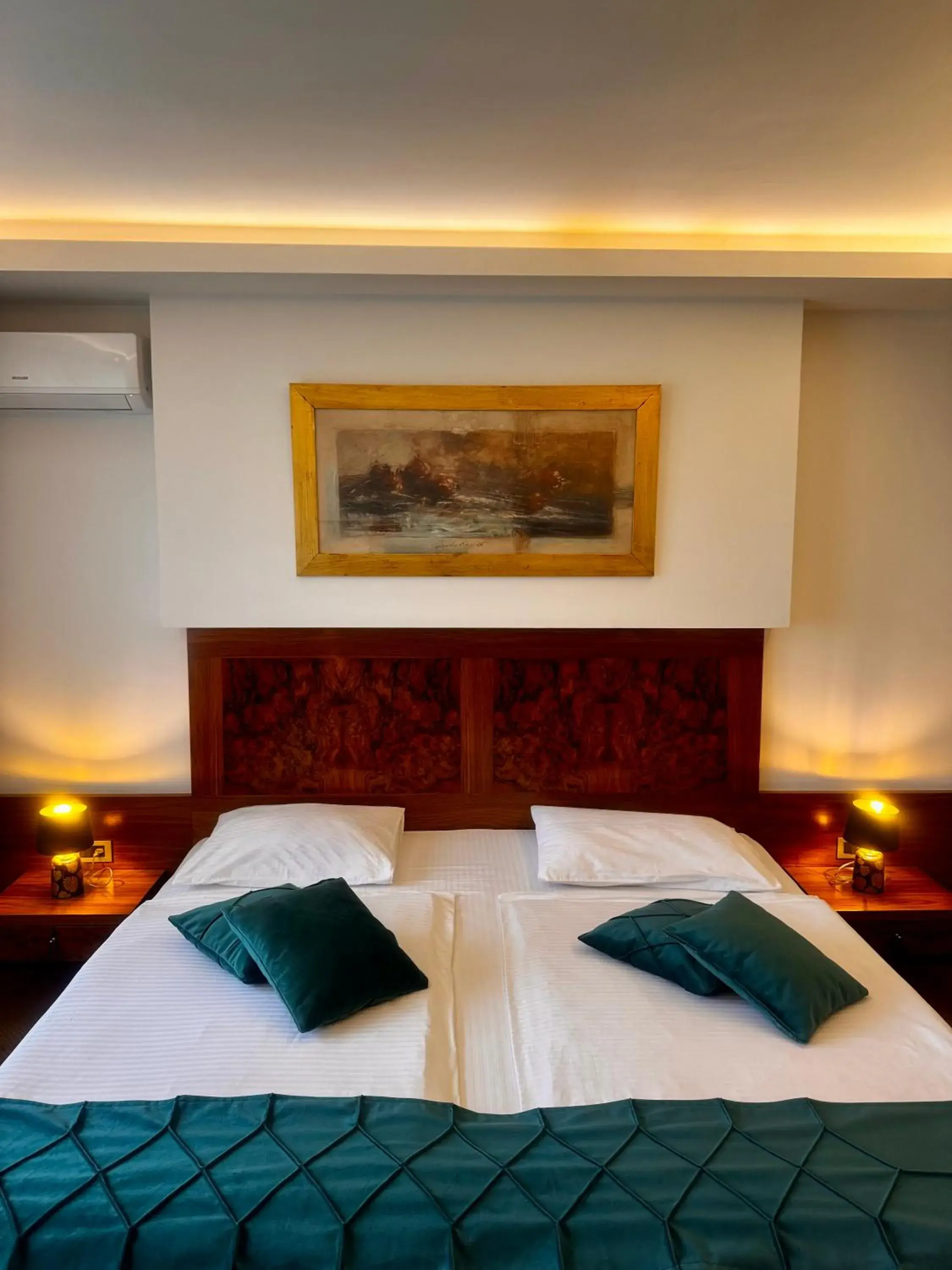 Bed in Hotel Exclusive Bed in Hotel Exclusive