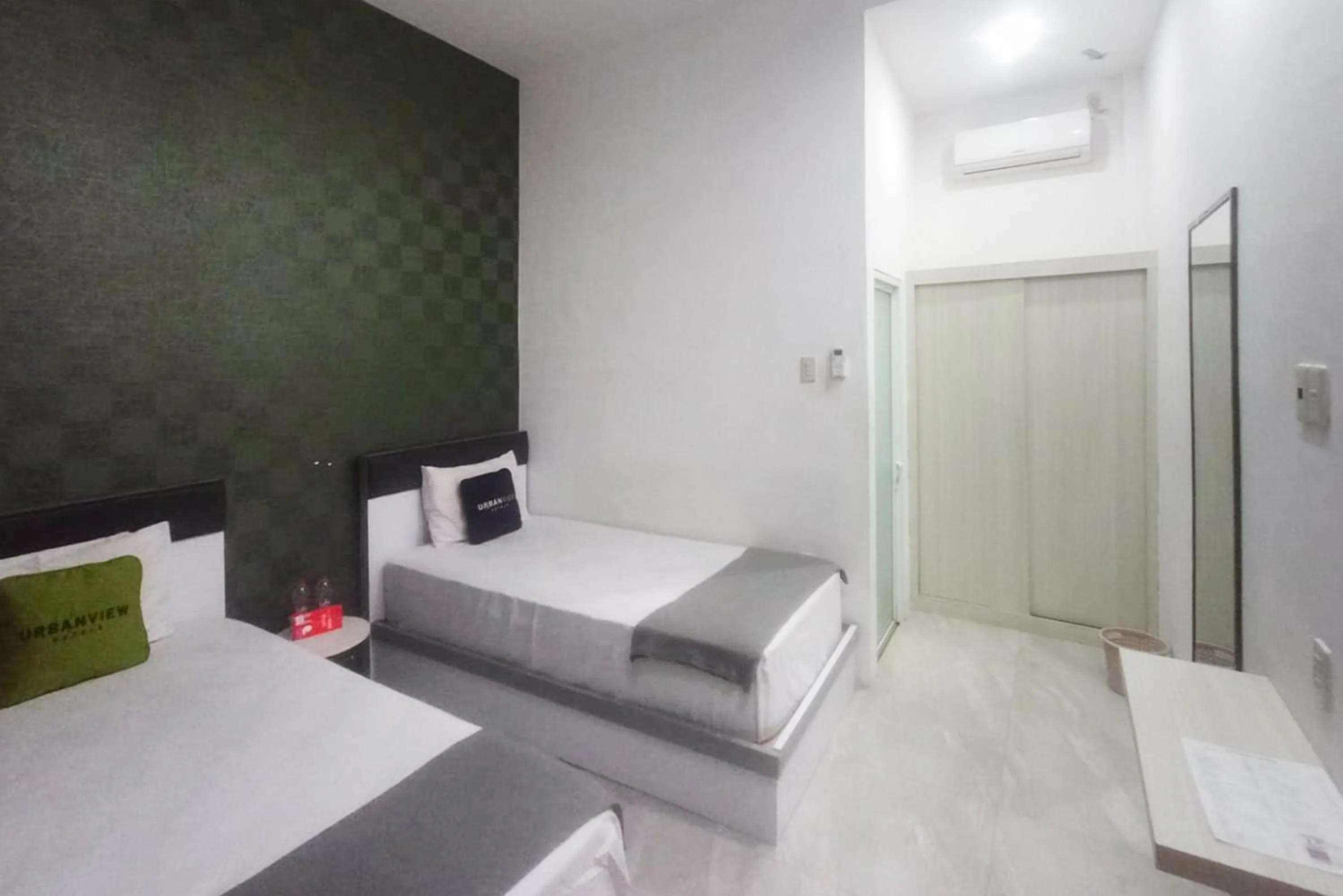 Bedroom, Bed in Urbanview Hotel Brodam's Pematang Siantar by RedDoorz