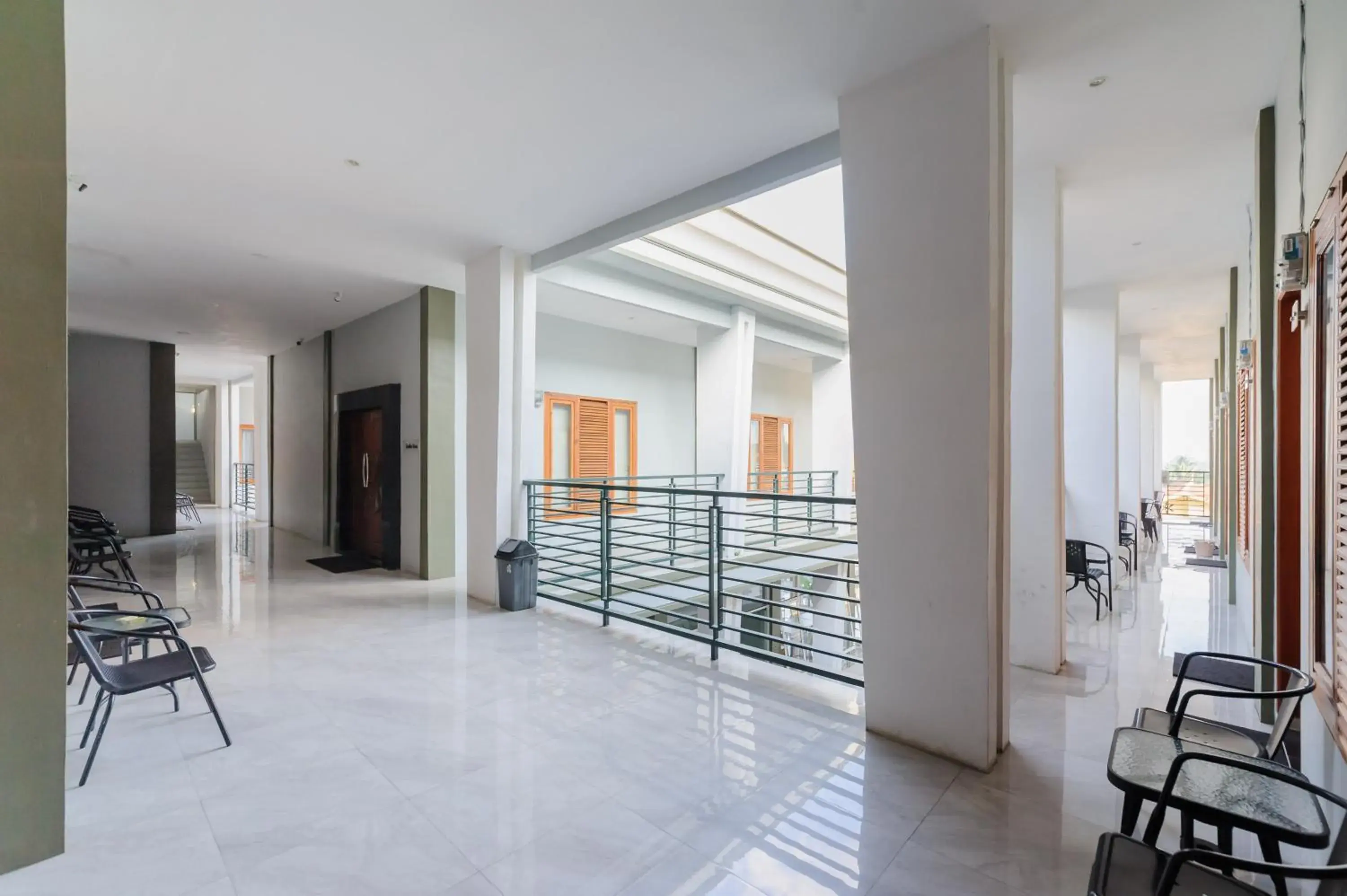 Property building in Urbanview Hotel Brodam's Pematang Siantar by RedDoorz Property building in Urbanview Hotel Brodam's Pematang Siantar by RedDoorz