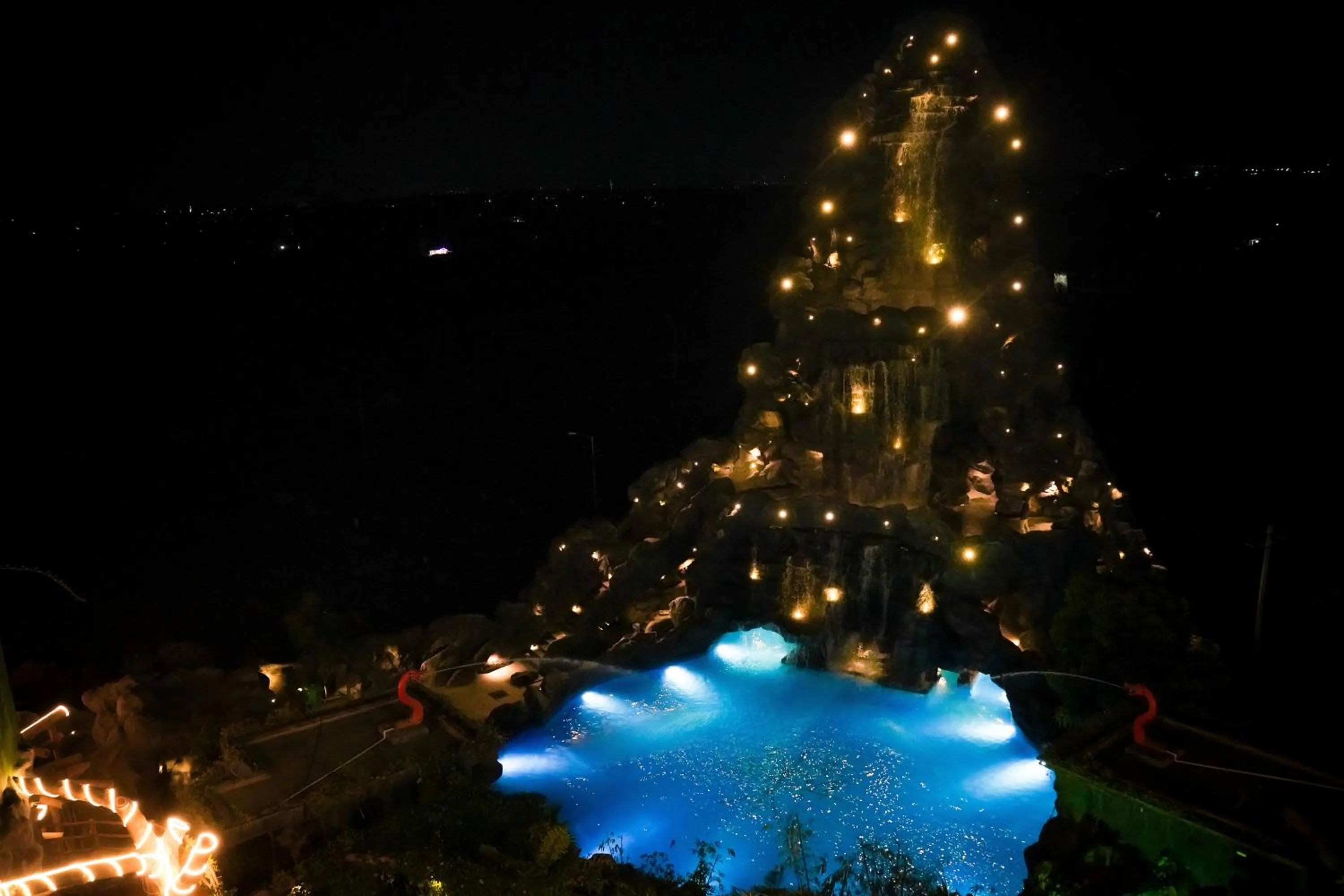 Night in MJ Avyanna Resort & Convention Centre, Bengaluru