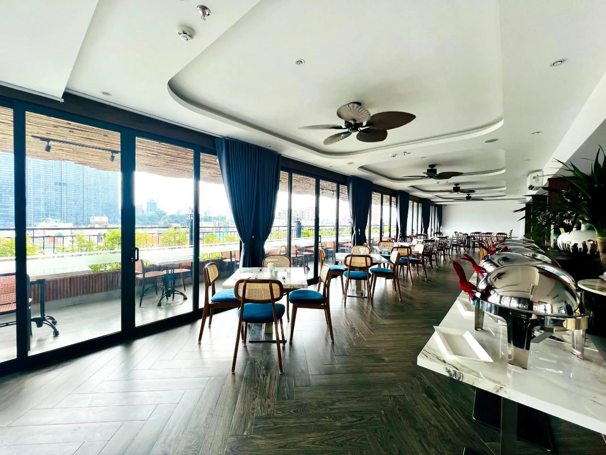 Breakfast in KunKin Garden Aparthotel Breakfast in KunKin Garden Aparthotel