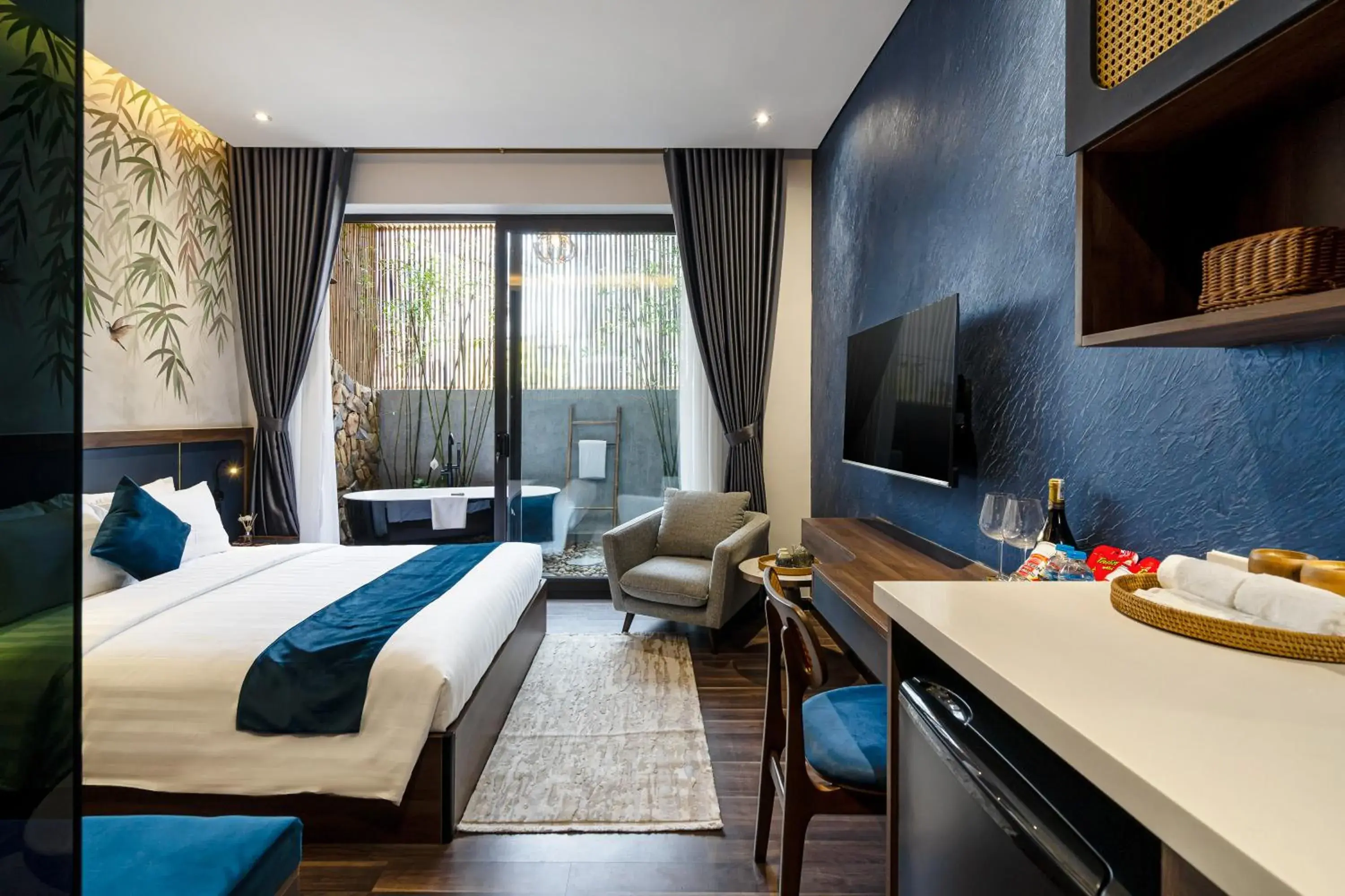 Balcony/Terrace, Bed in KunKin Garden Aparthotel Balcony/Terrace, Bed in KunKin Garden Aparthotel