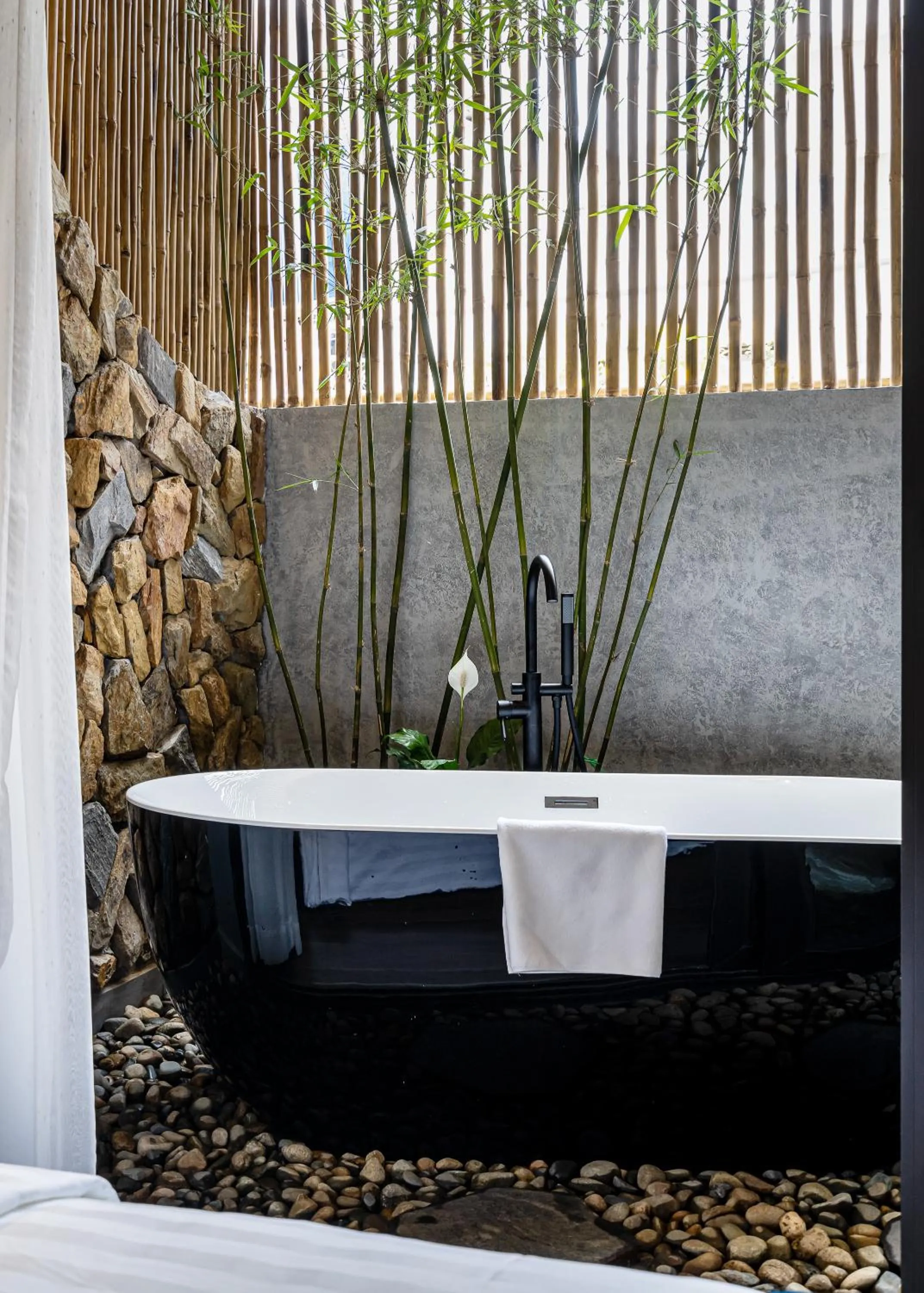 Bath in KunKin Garden Aparthotel