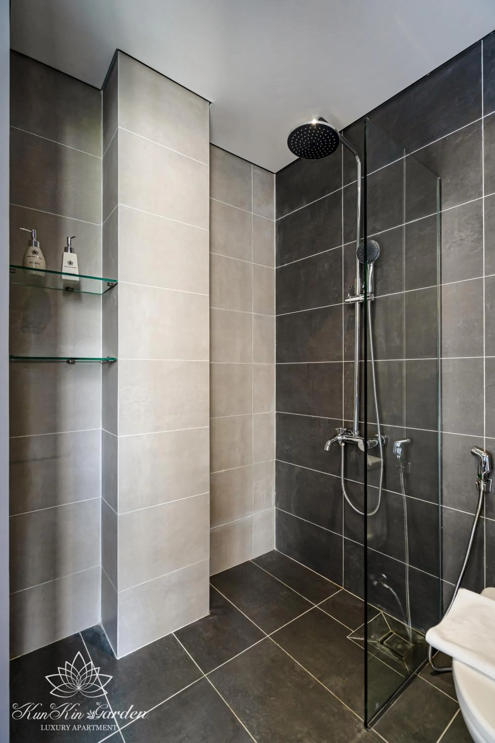 Shower in KunKin Garden Aparthotel