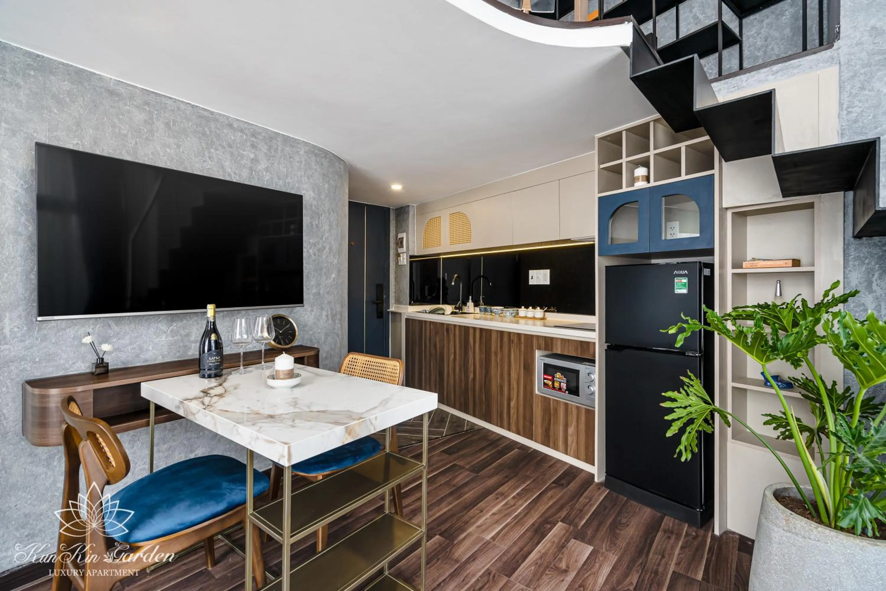 Kitchen or kitchenette in KunKin Garden Aparthotel