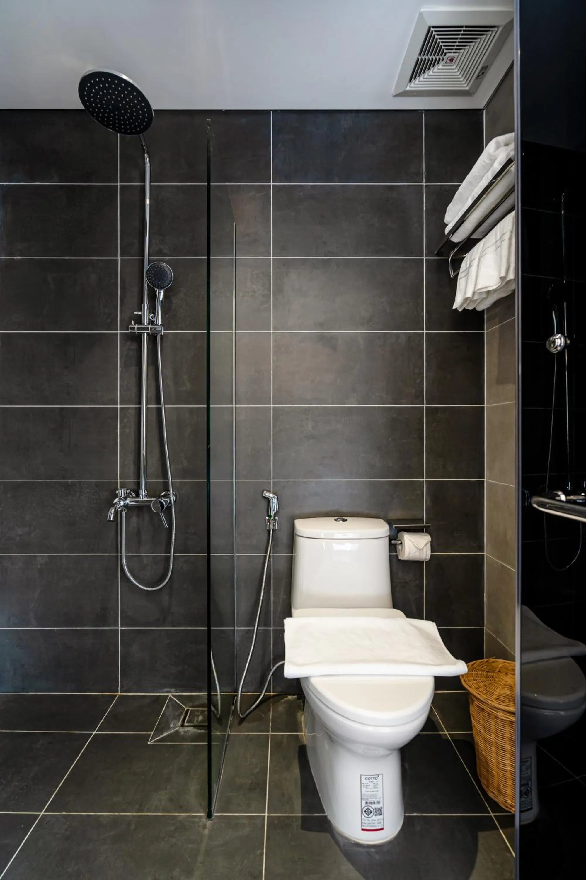 Bathroom in KunKin Garden Aparthotel