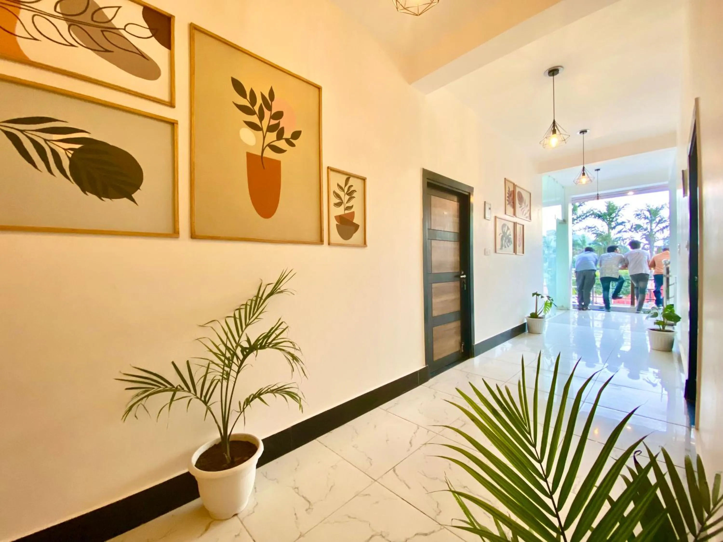 Property building in Hotel Wraveler Inn