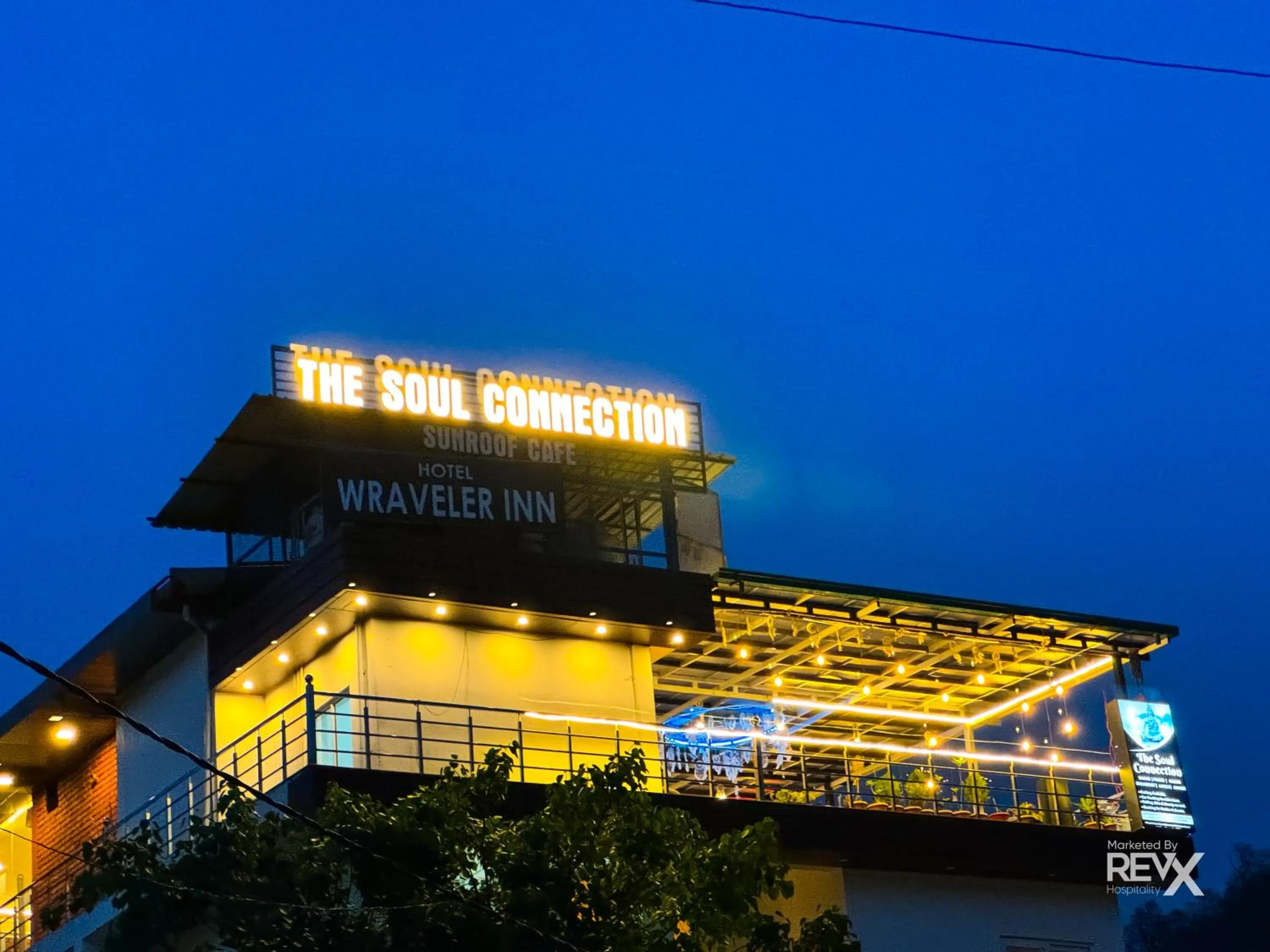 Property building in Hotel Wraveler Inn