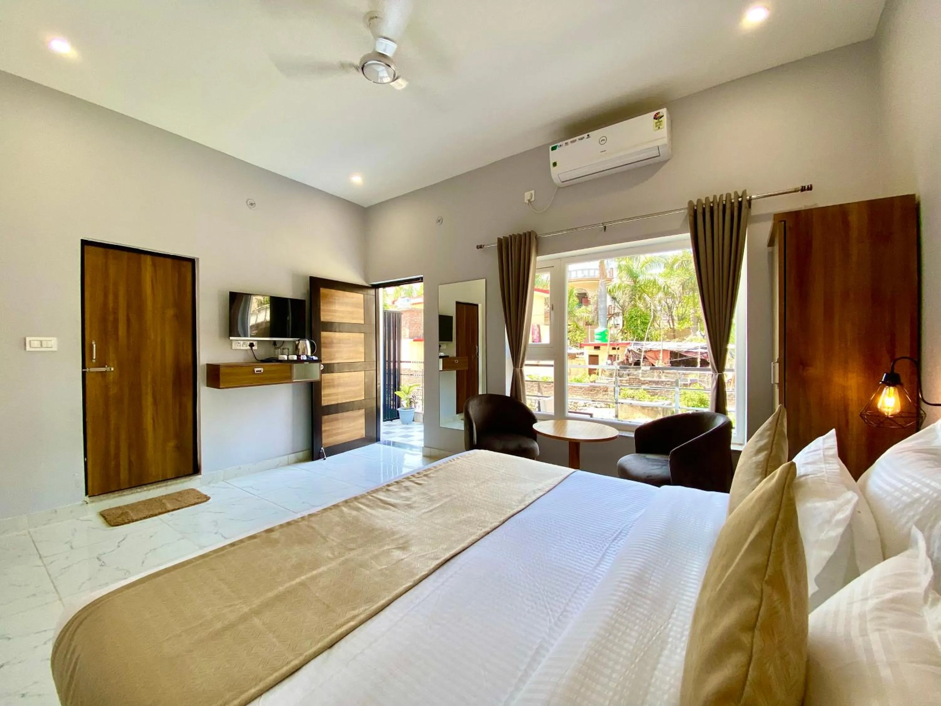 Bed in Hotel Wraveler Inn