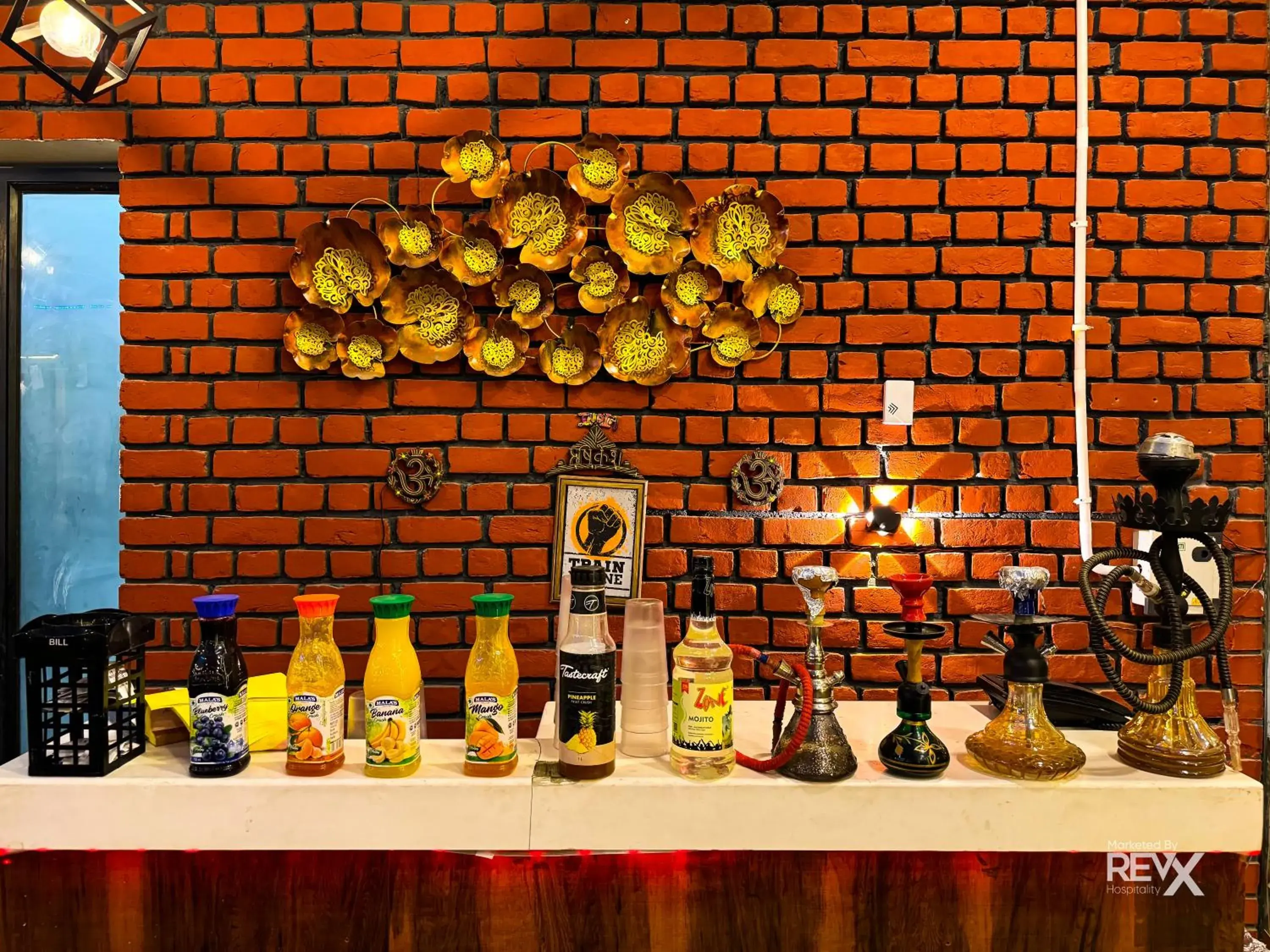 Lounge or bar in Hotel Wraveler Inn Lounge or bar in Hotel Wraveler Inn