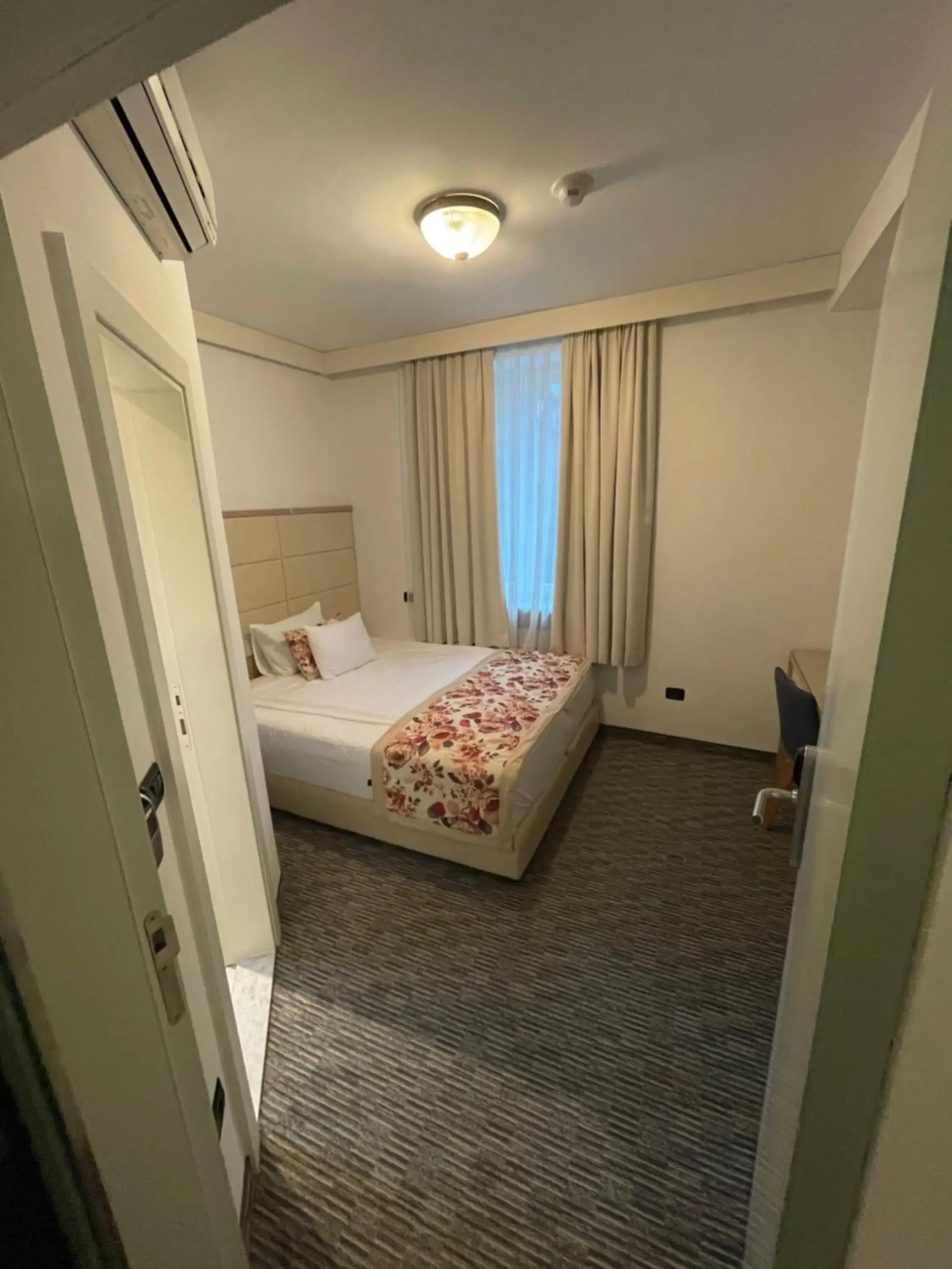 Photo of the whole room, Bed in Old Town Hotel Photo of the whole room, Bed in Old Town Hotel