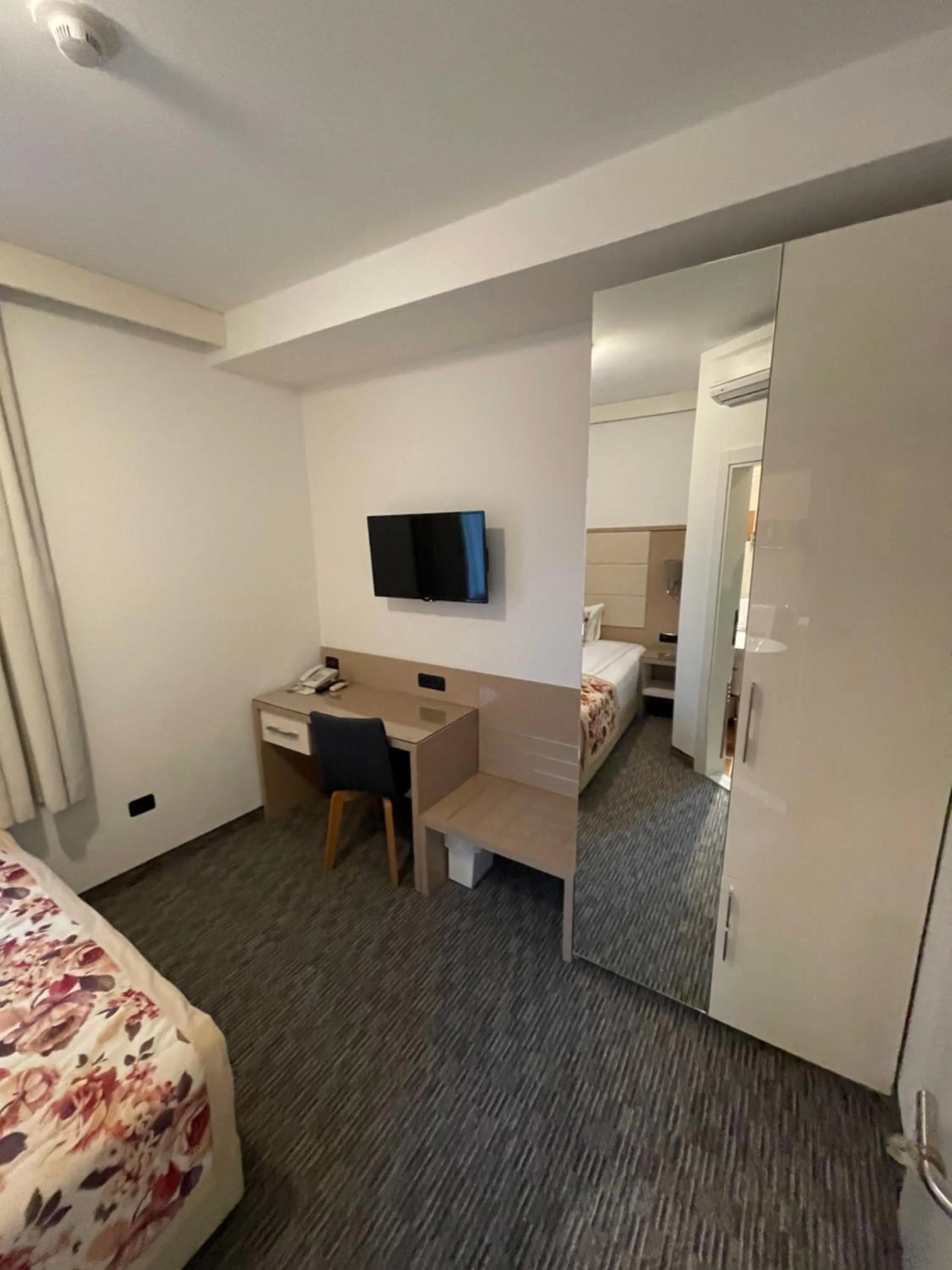 Photo of the whole room, Bed in Old Town Hotel