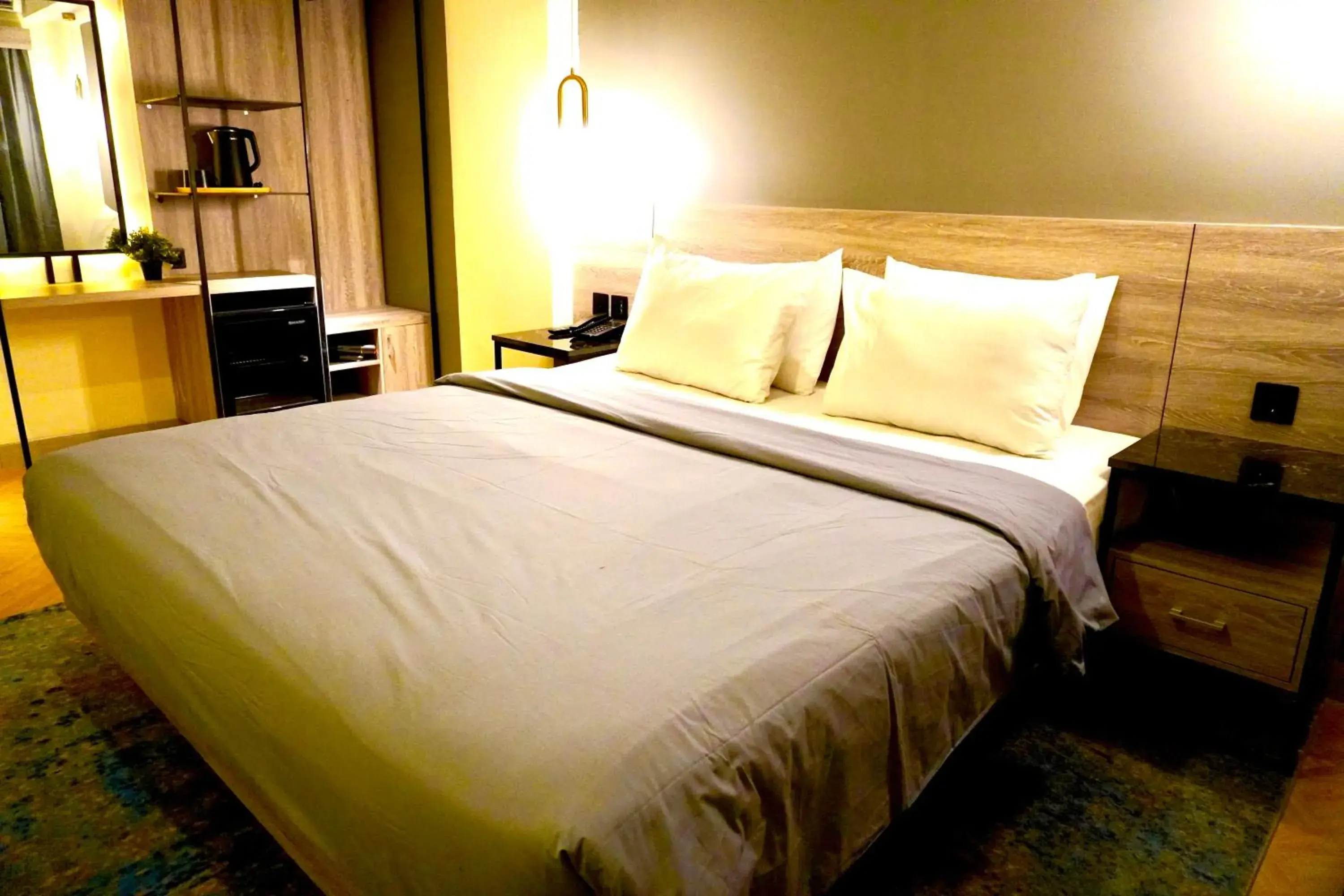Deluxe Double Room in Series Hotel Sudirman Deluxe Double Room in Series Hotel Sudirman