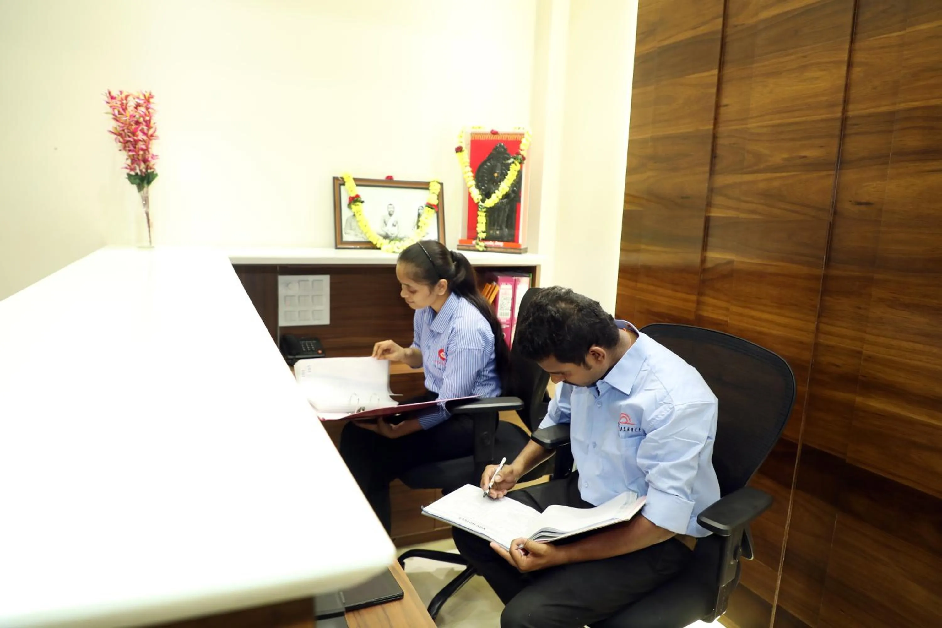 Lobby or reception in VOV Hotels Vijayapura Part Of Shubhashree Group