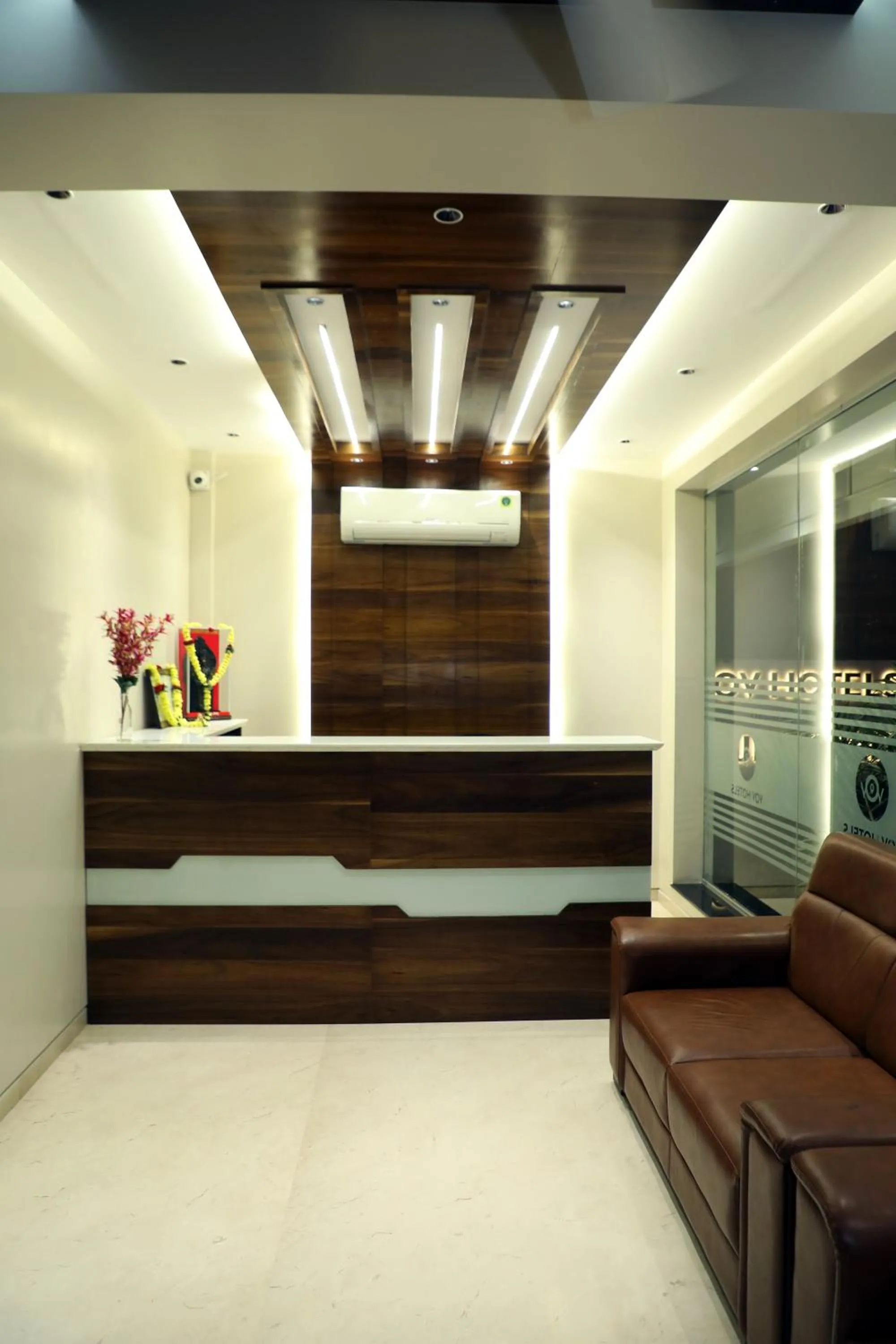 Lobby or reception in VOV Hotels Vijayapura Part Of Shubhashree Group