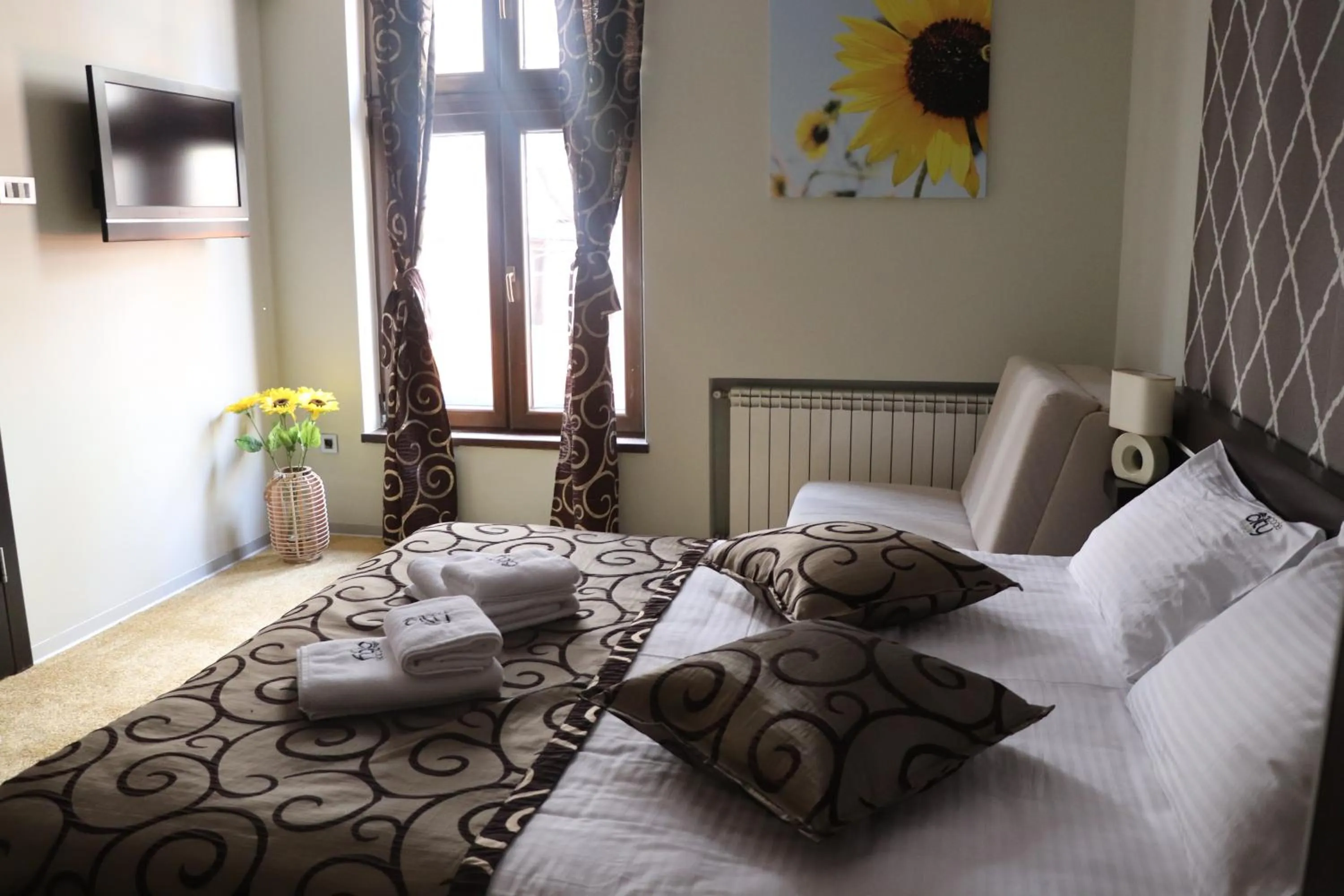 Bedroom, Bed in City Code In Joy