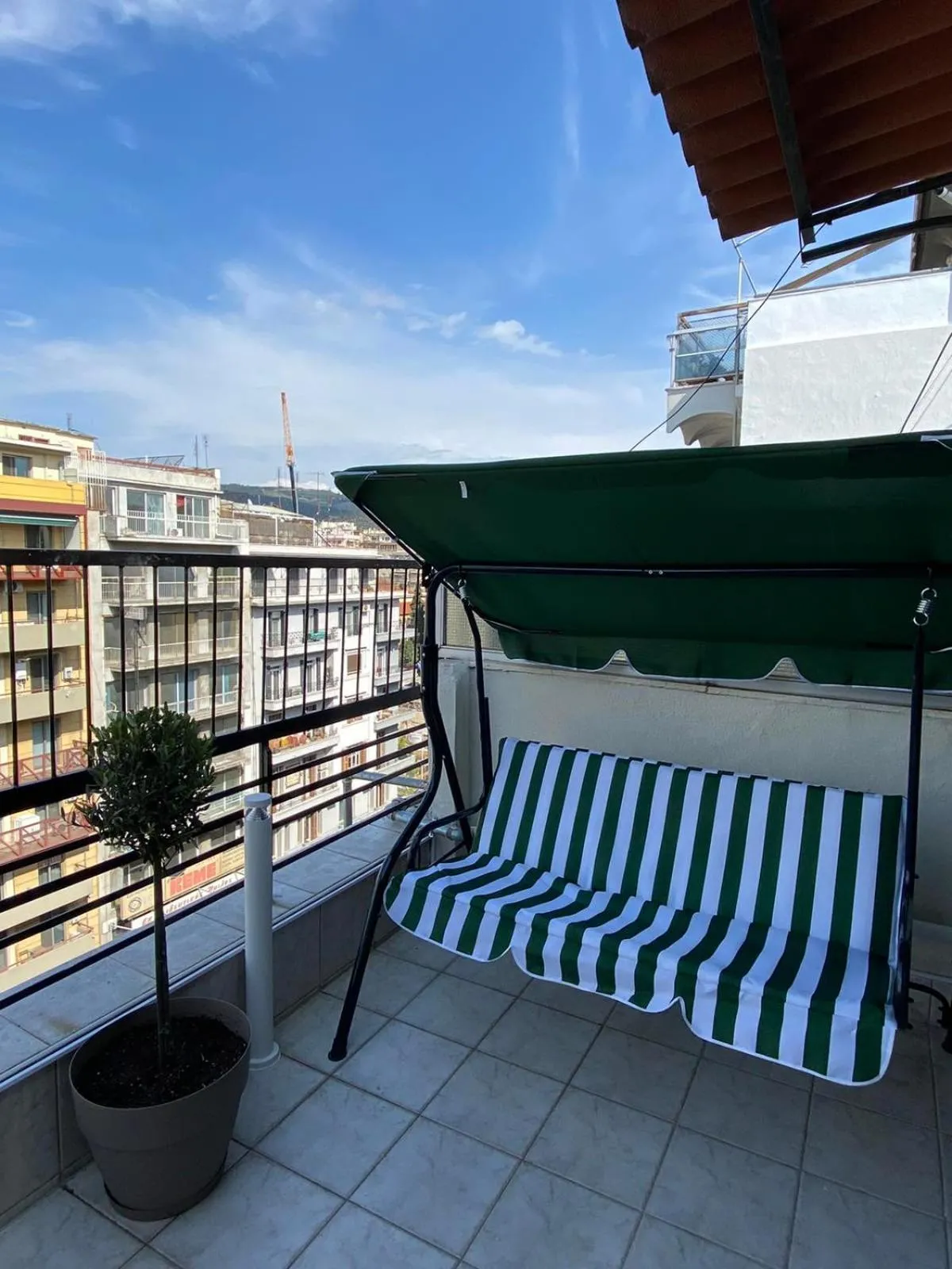 Gnaios penthouse