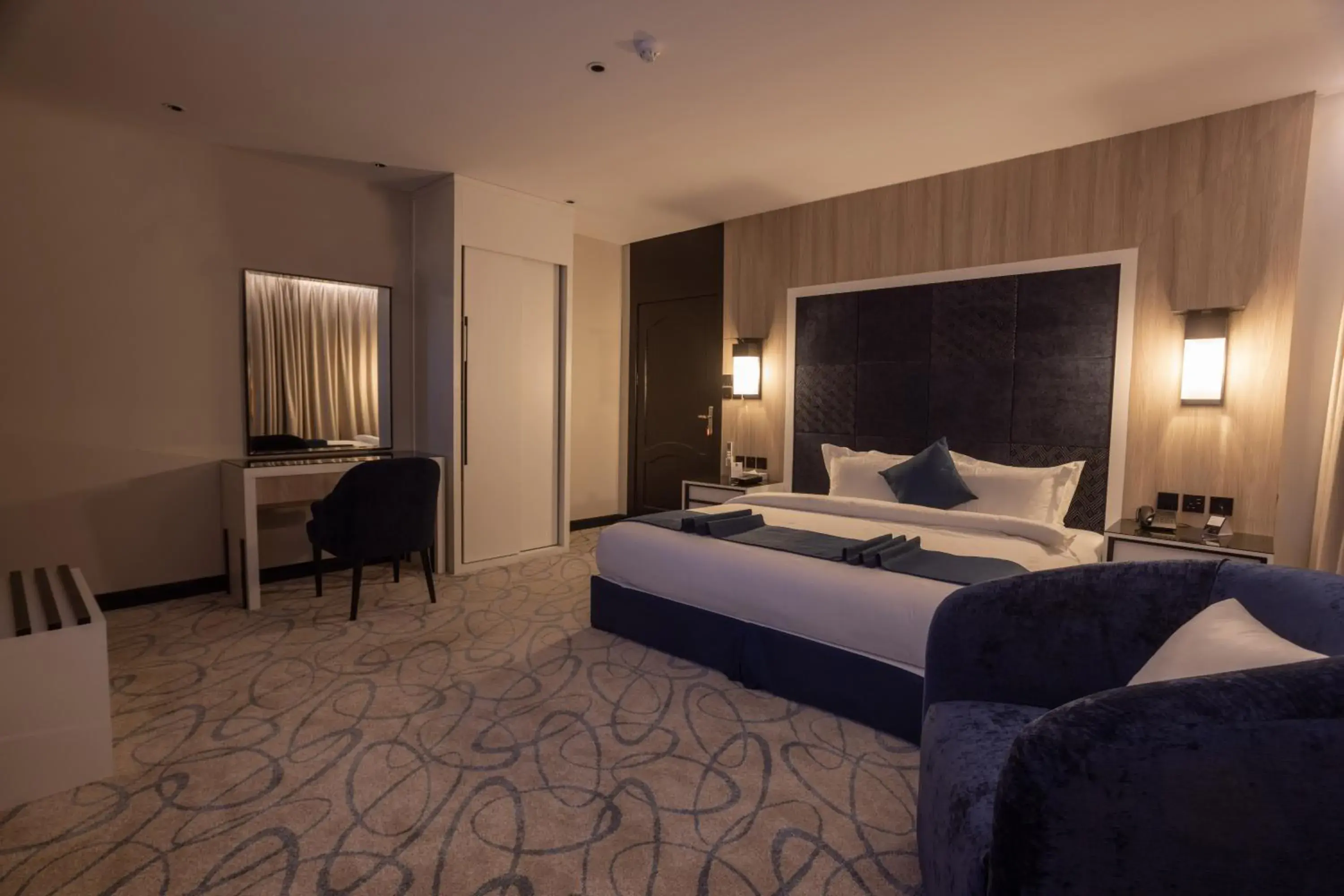 Bed in Skyline Hotel & Suites Bed in Skyline Hotel & Suites