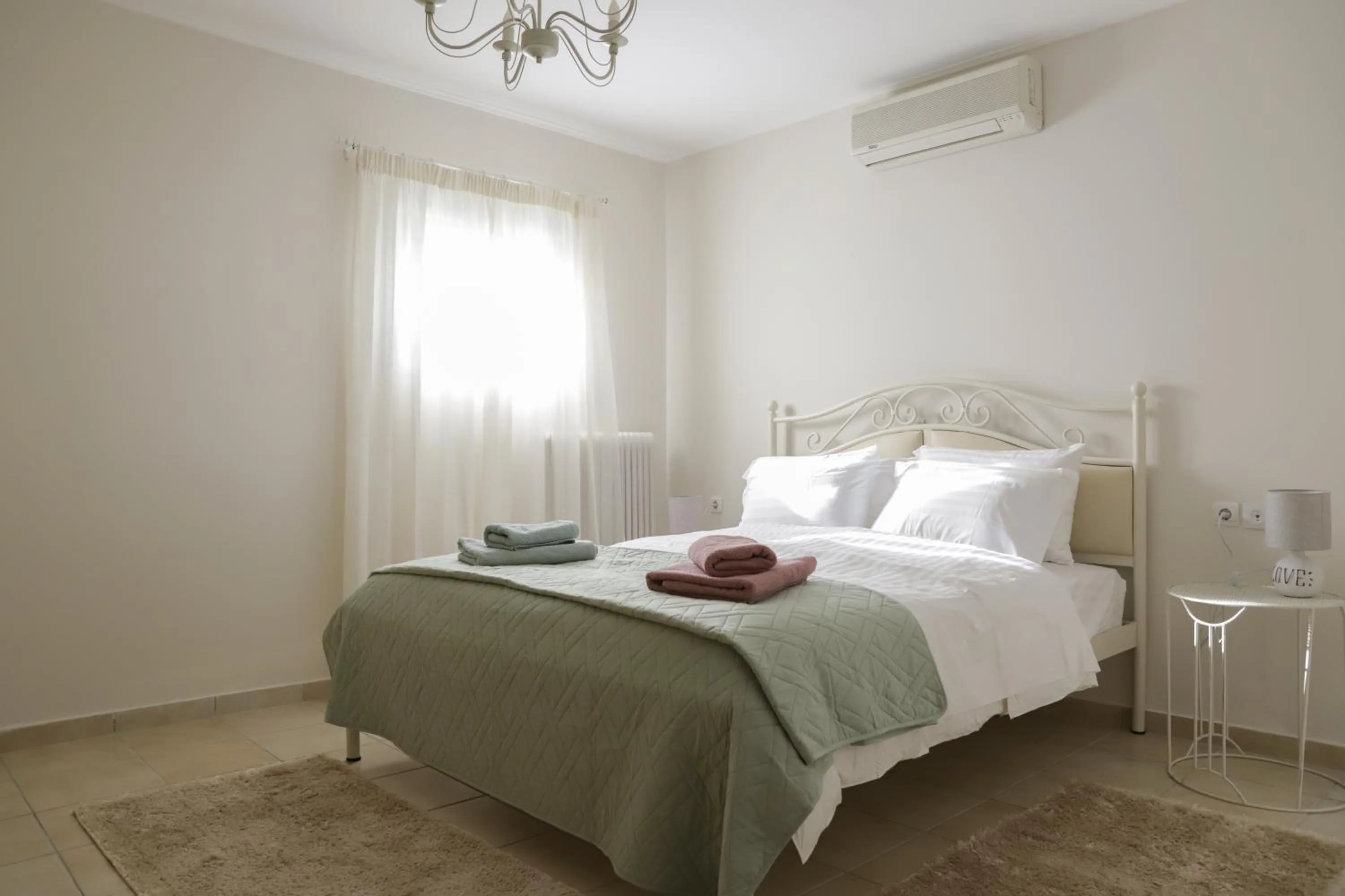 Bed in Perfect home for Relaxing