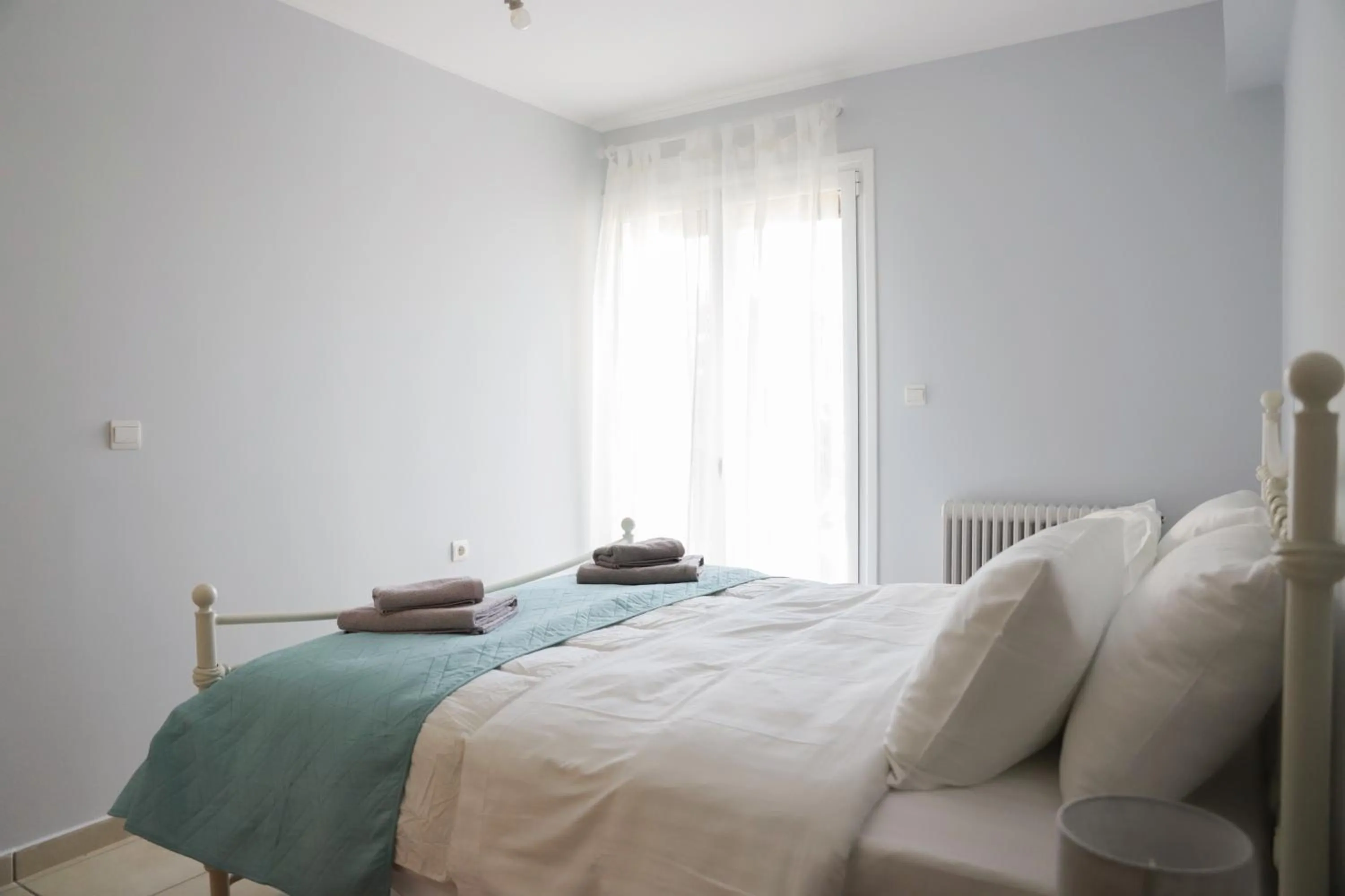 Bed in Perfect home for Relaxing