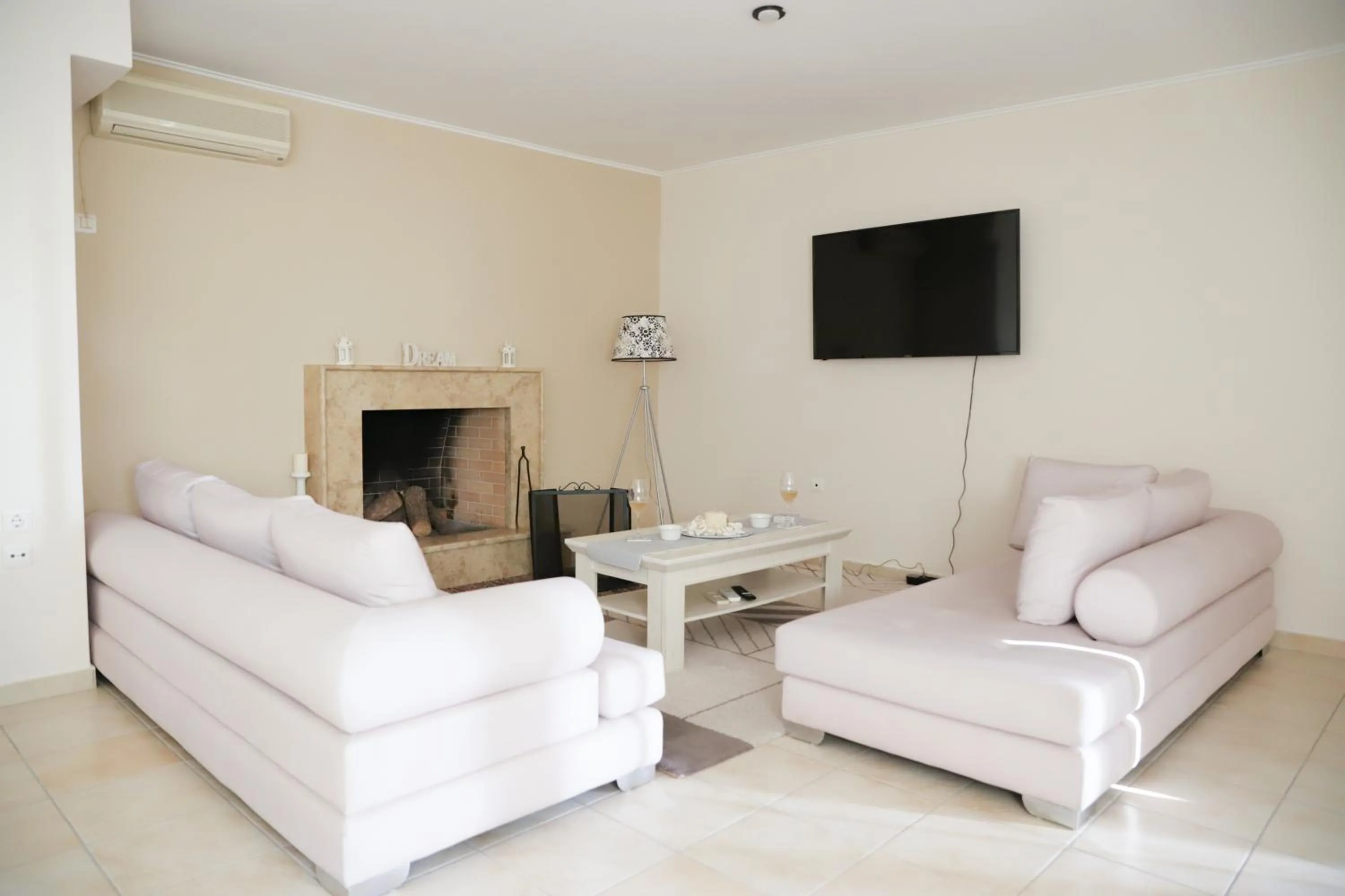 TV and multimedia in Perfect home for Relaxing