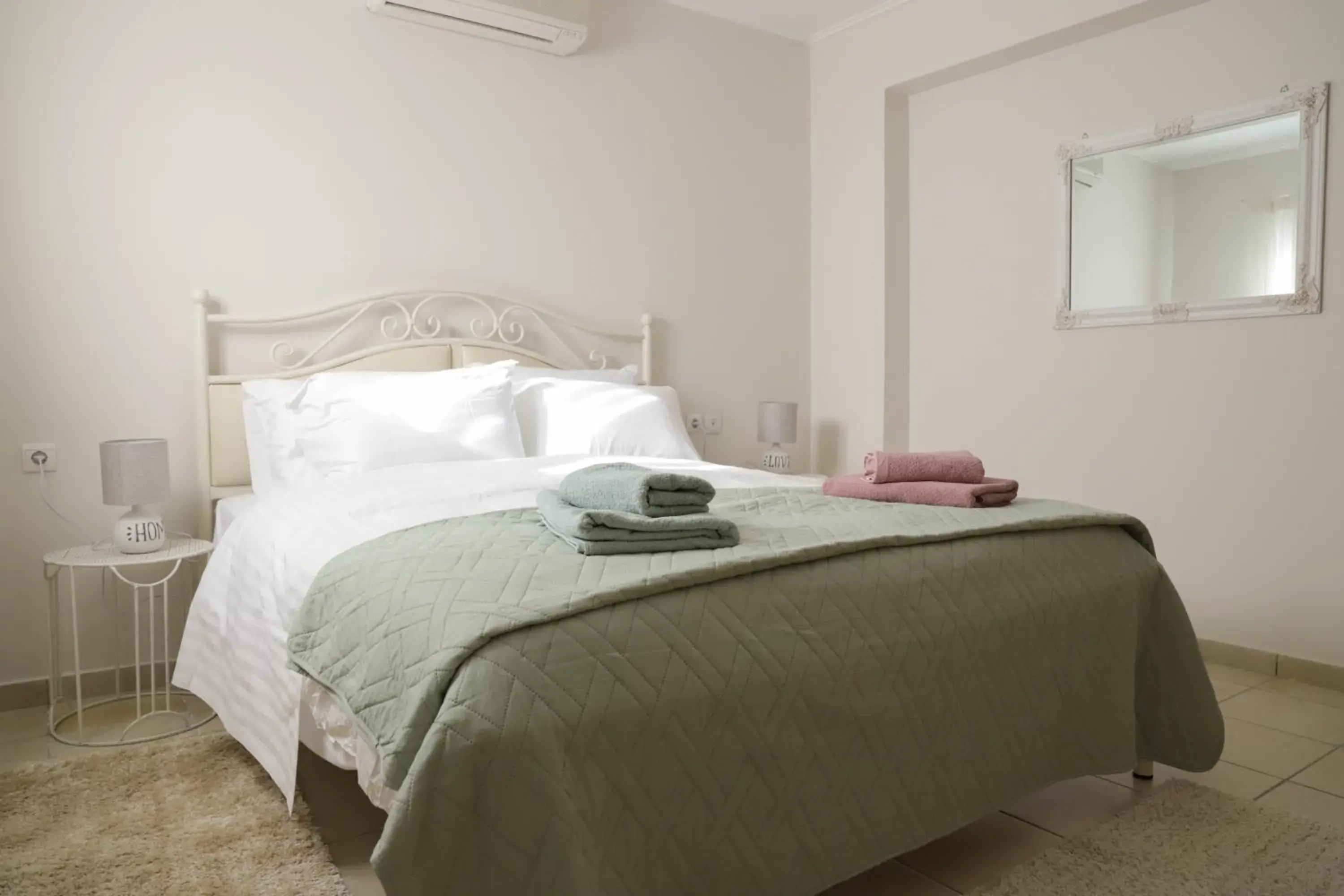 Bed in Perfect home for Relaxing Bed in Perfect home for Relaxing