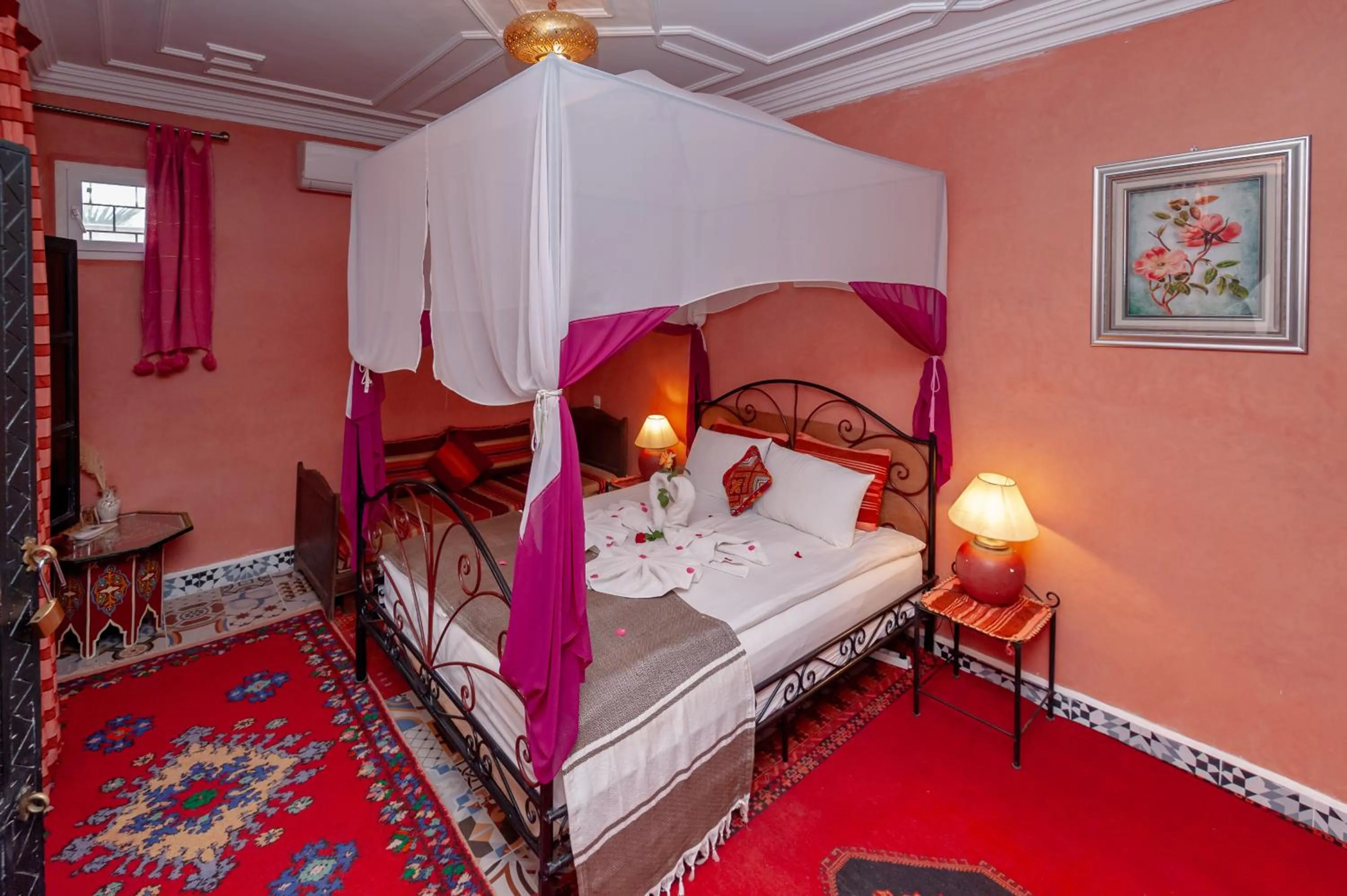 Photo of the whole room, Bed in Riad Losra