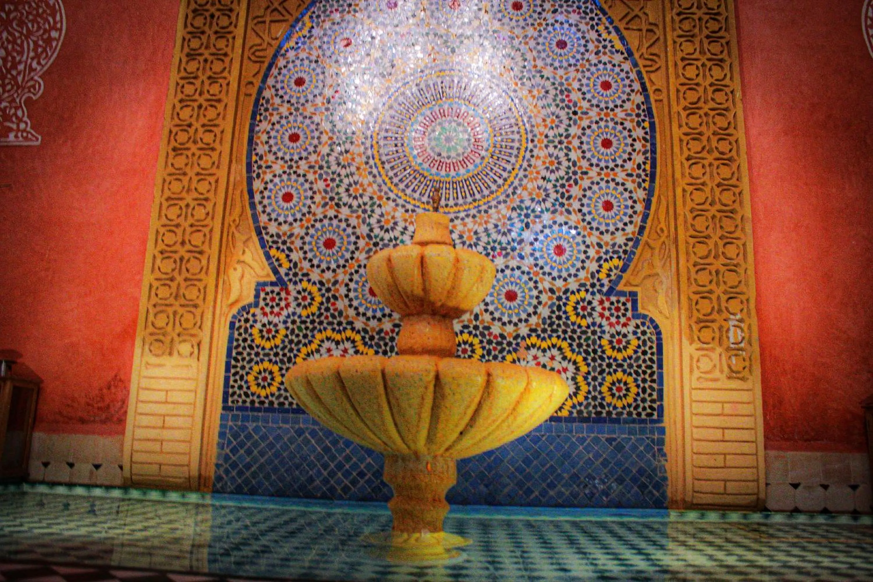 Restaurant/places to eat in Riad Losra