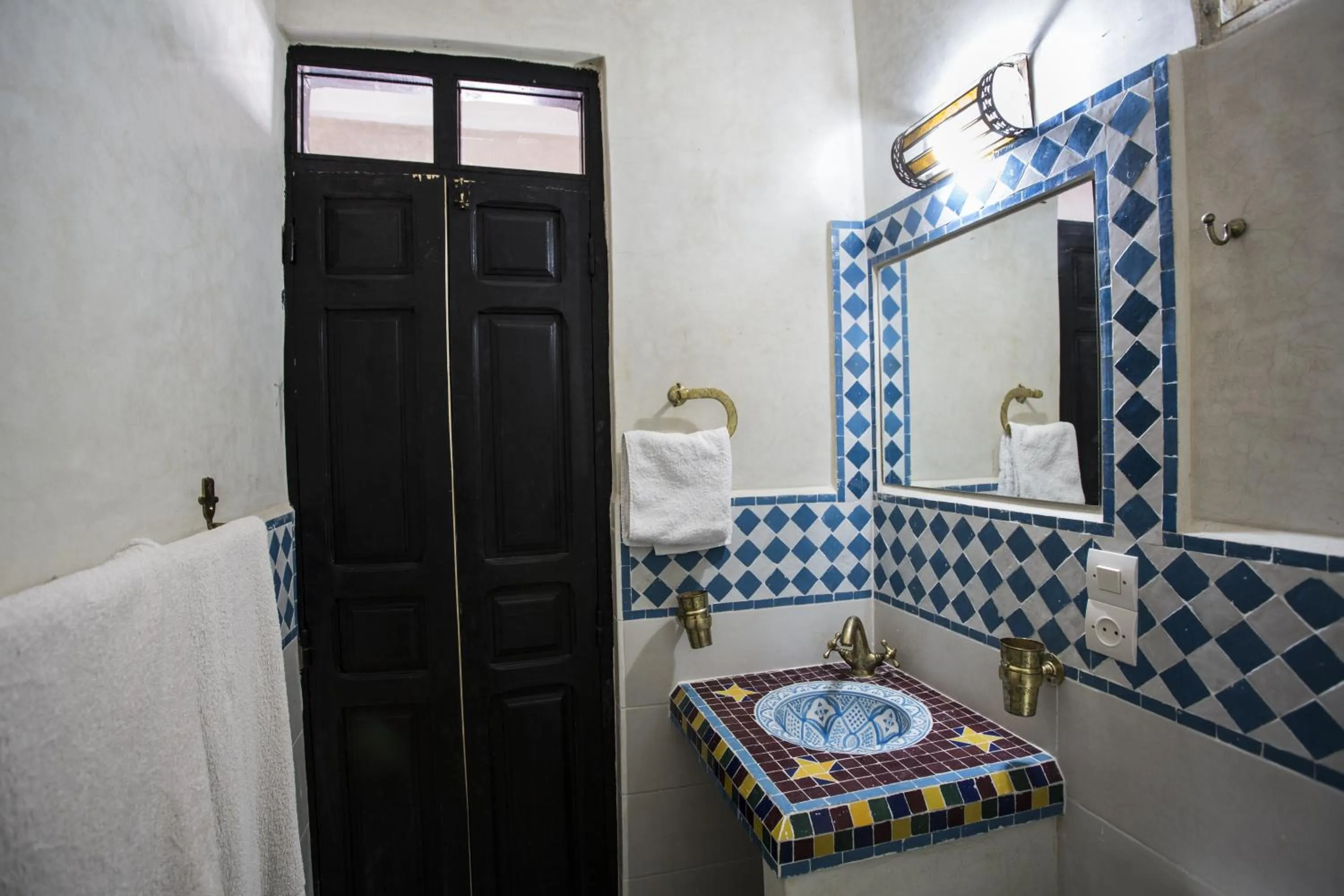 Shower in Riad Losra