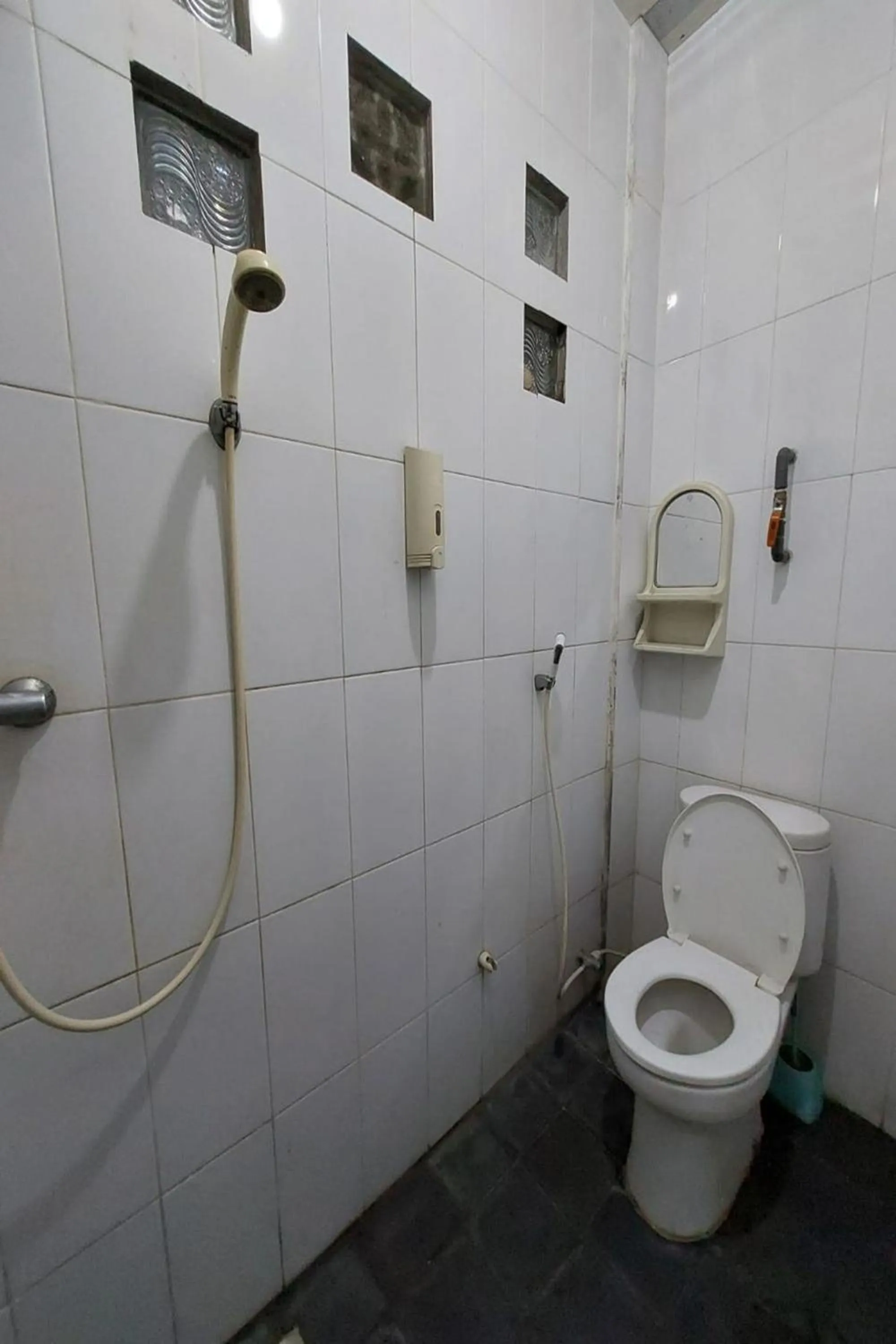 Toilet in Hotel Serasi 2