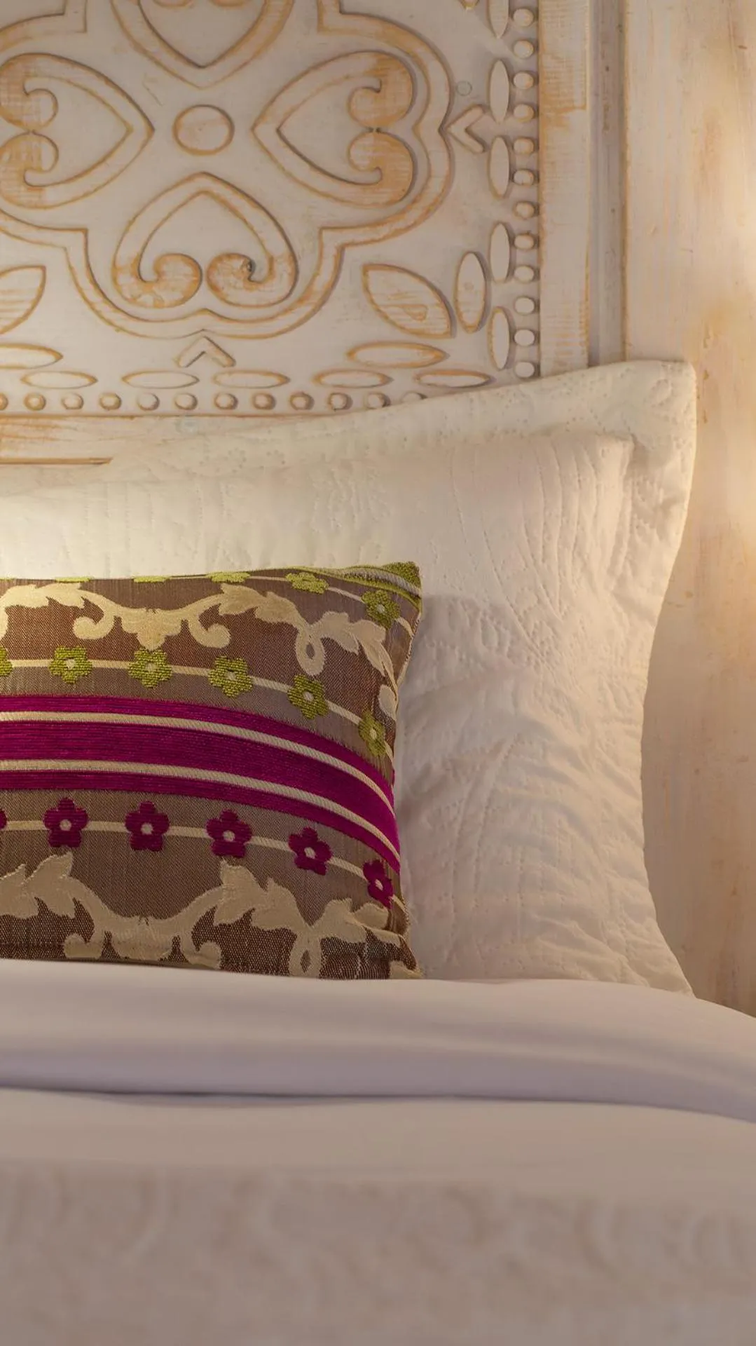 Decorative detail, Bed in Riad Al Manara