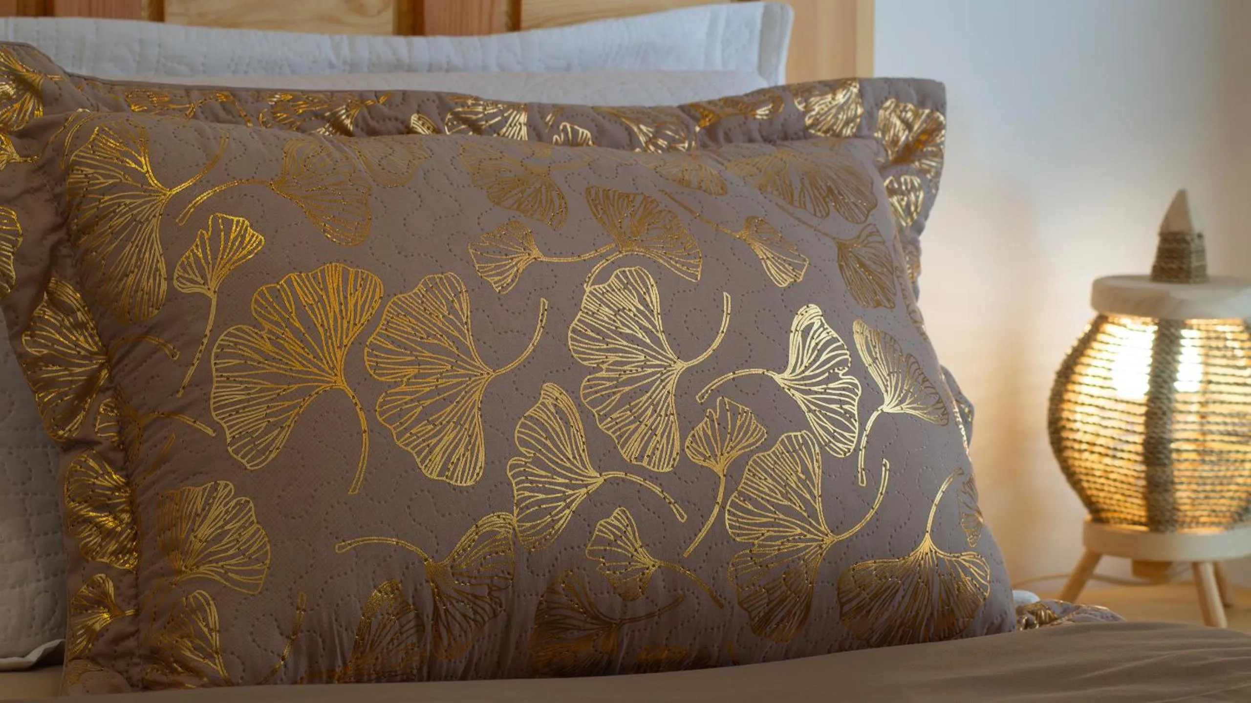 Decorative detail, Bed in Riad Al Manara