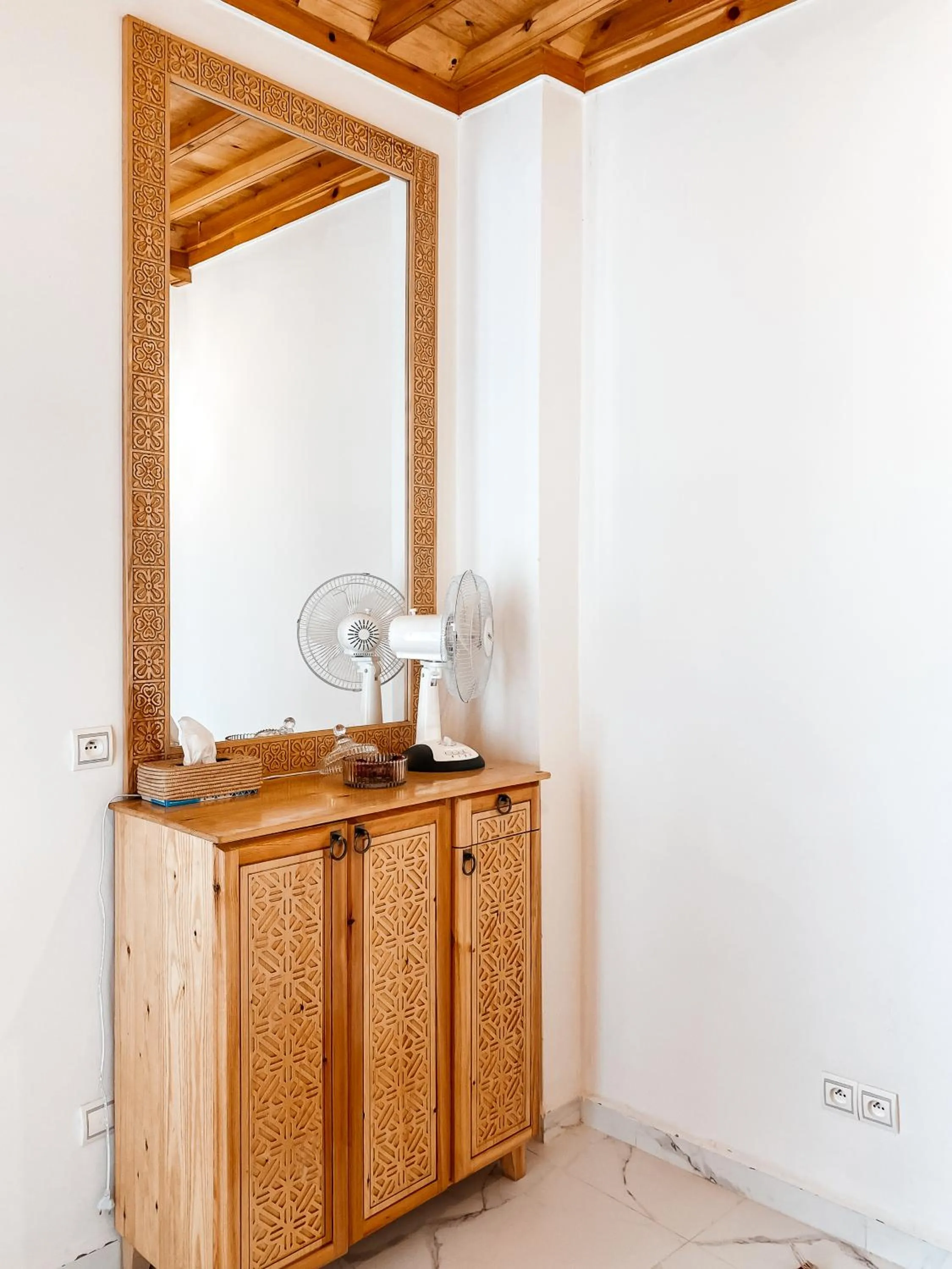 storage in Riad Al Manara