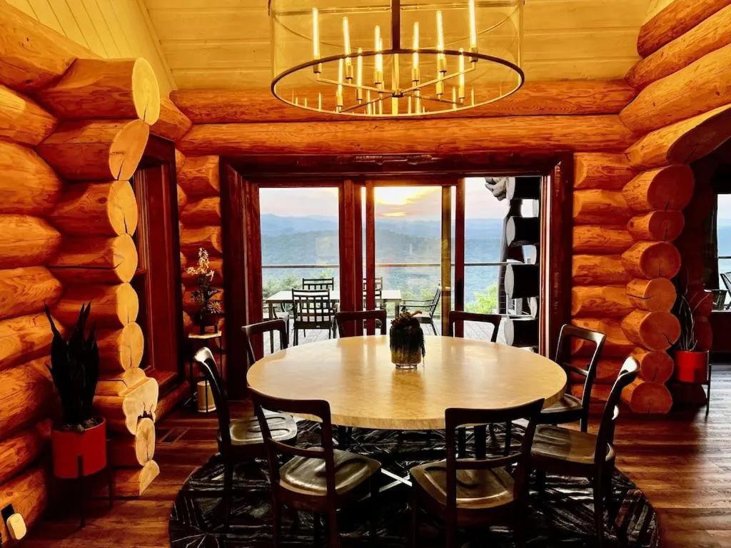 5500 sf cabin 6 king 2 queen beds heated pool spa game room mountain views