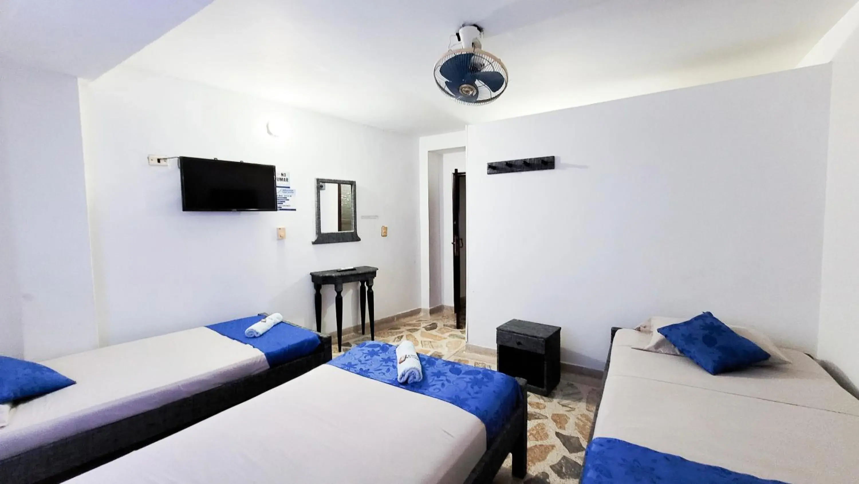 Classic Triple Room in Hotel Acapulco Caucasia Classic Triple Room in Hotel Acapulco Caucasia