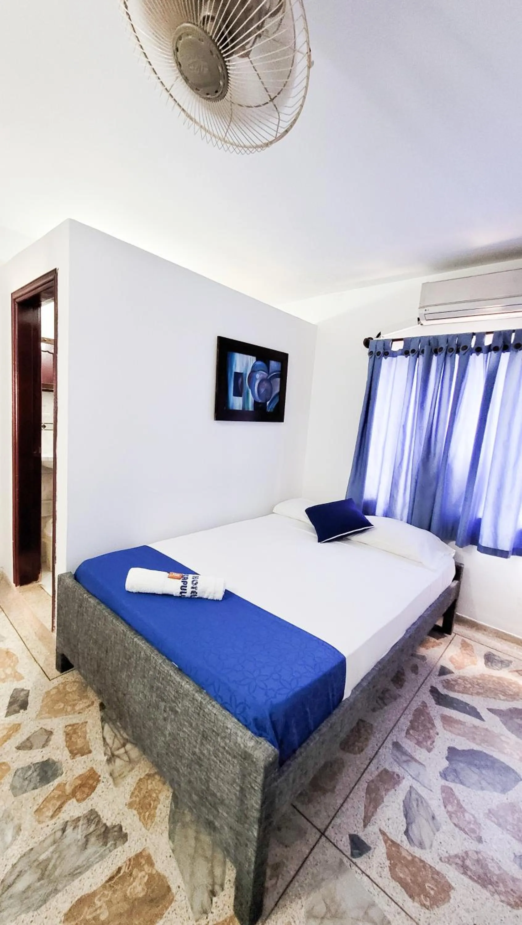 TV and multimedia, Bed in Hotel Acapulco Caucasia