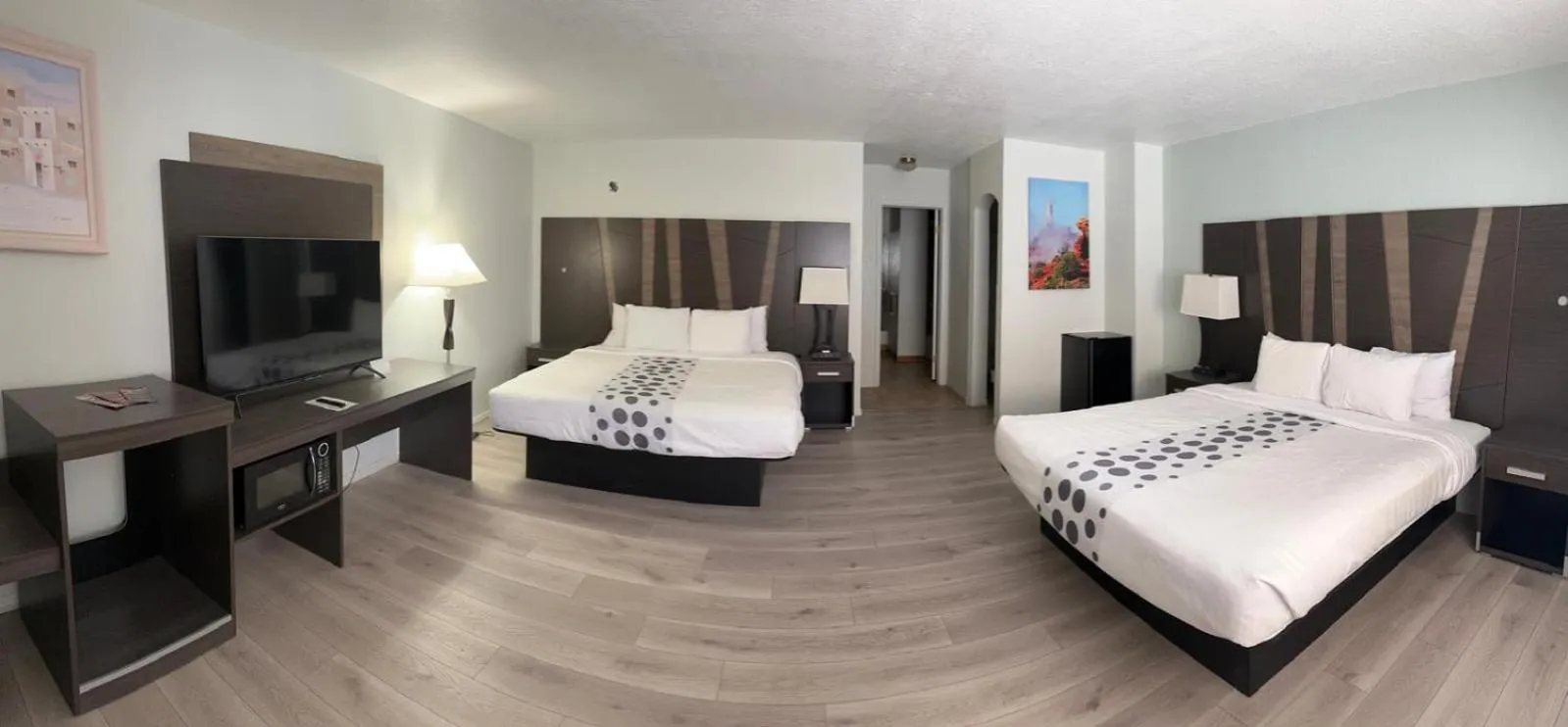 Photo of the whole room, Bed in Hotel 191 - Moab