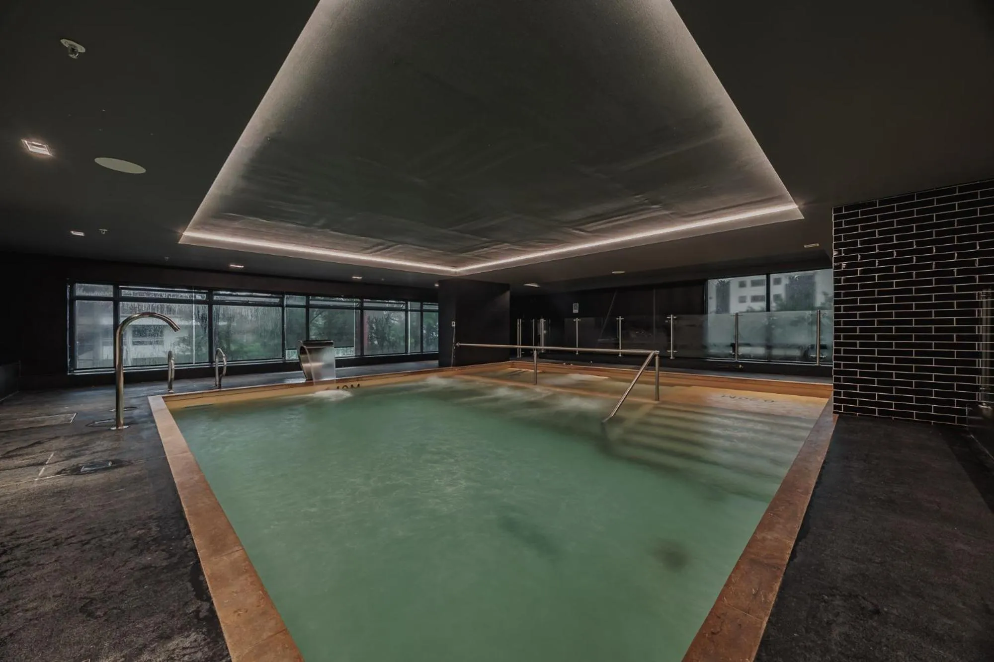 Swimming pool in Versus Hotel