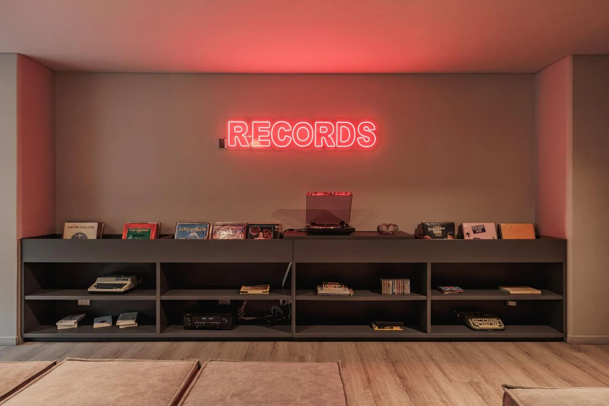 Entertainment in Versus Hotel